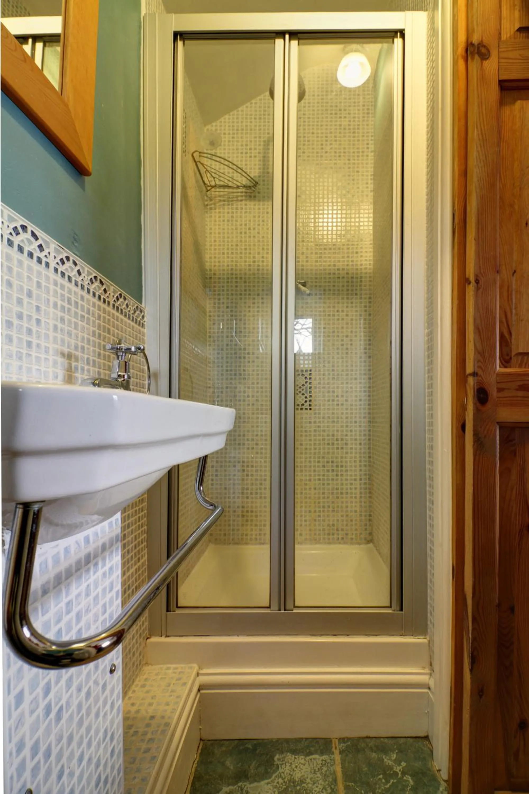Bathroom in Bryn Ffynnon Holiday Cottage Llanrwst