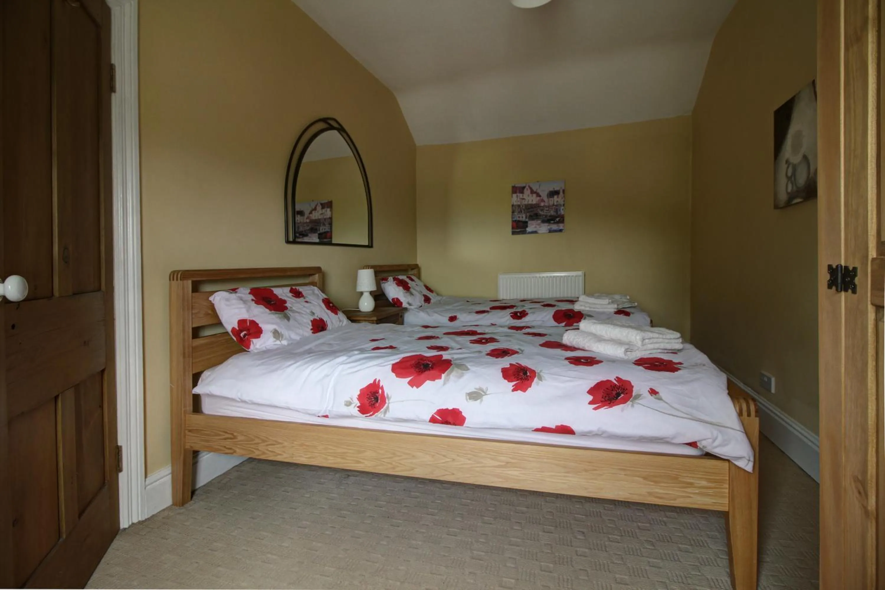 Photo of the whole room, Bed in Bryn Ffynnon Holiday Cottage Llanrwst