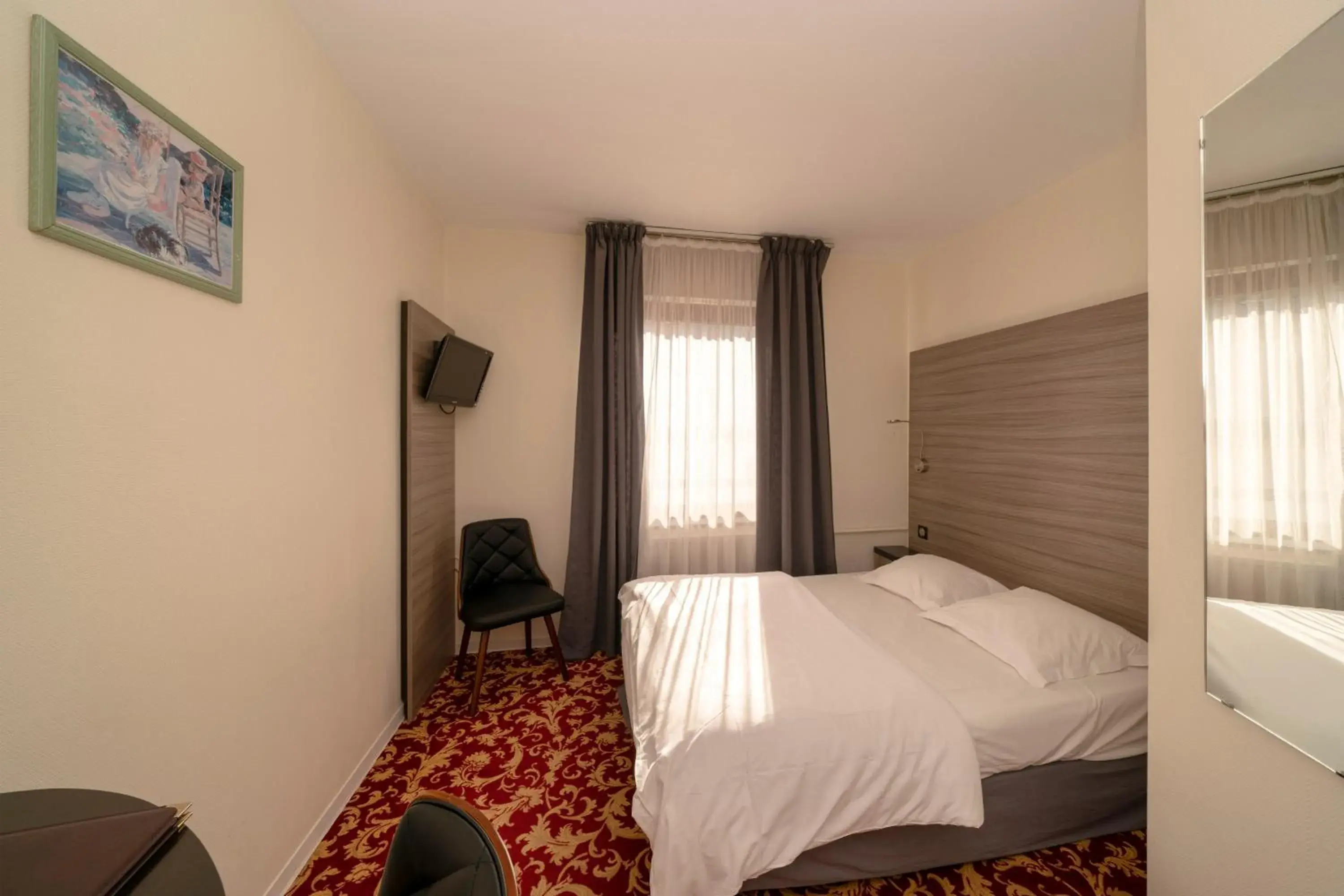 Double Room in Hotel Majestic Alsace - Strasbourg Nord Double Room in Hotel Majestic Alsace - Strasbourg Nord