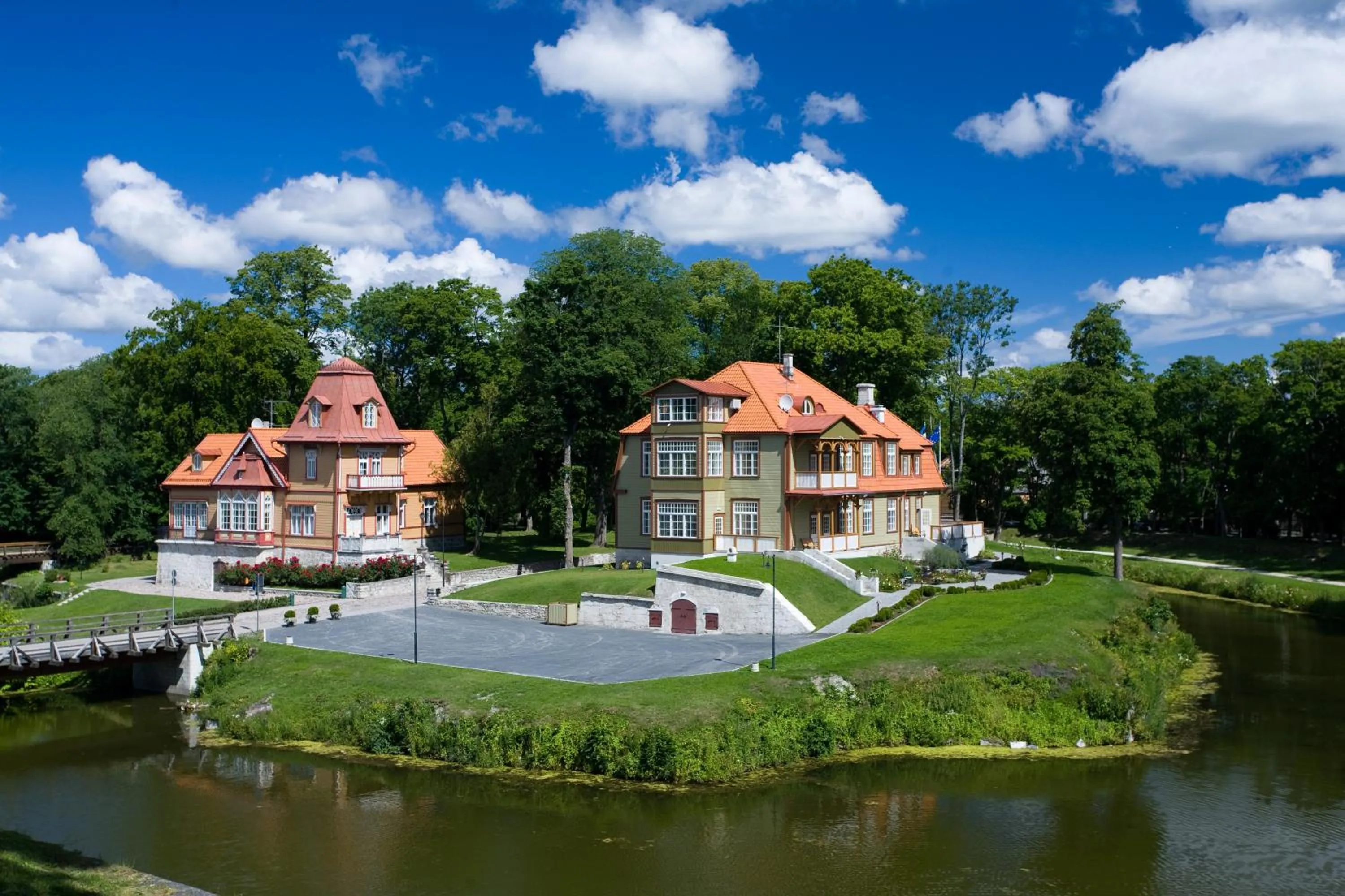 Parking in Ekesparre Boutique Hotel