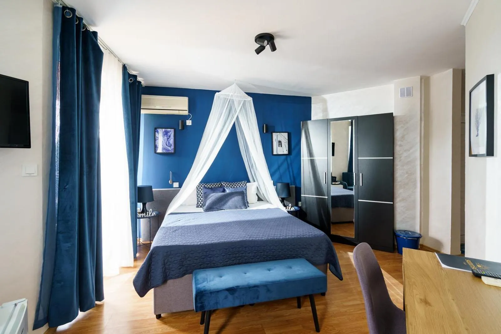 Bed in Sunrise Hotel