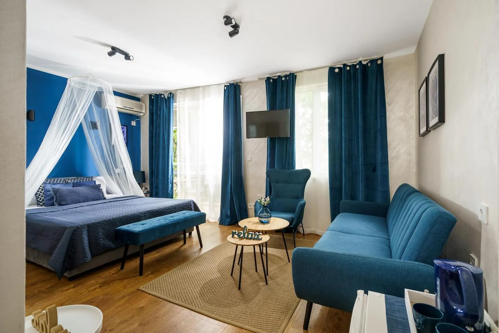 Bed in Sunrise Hotel