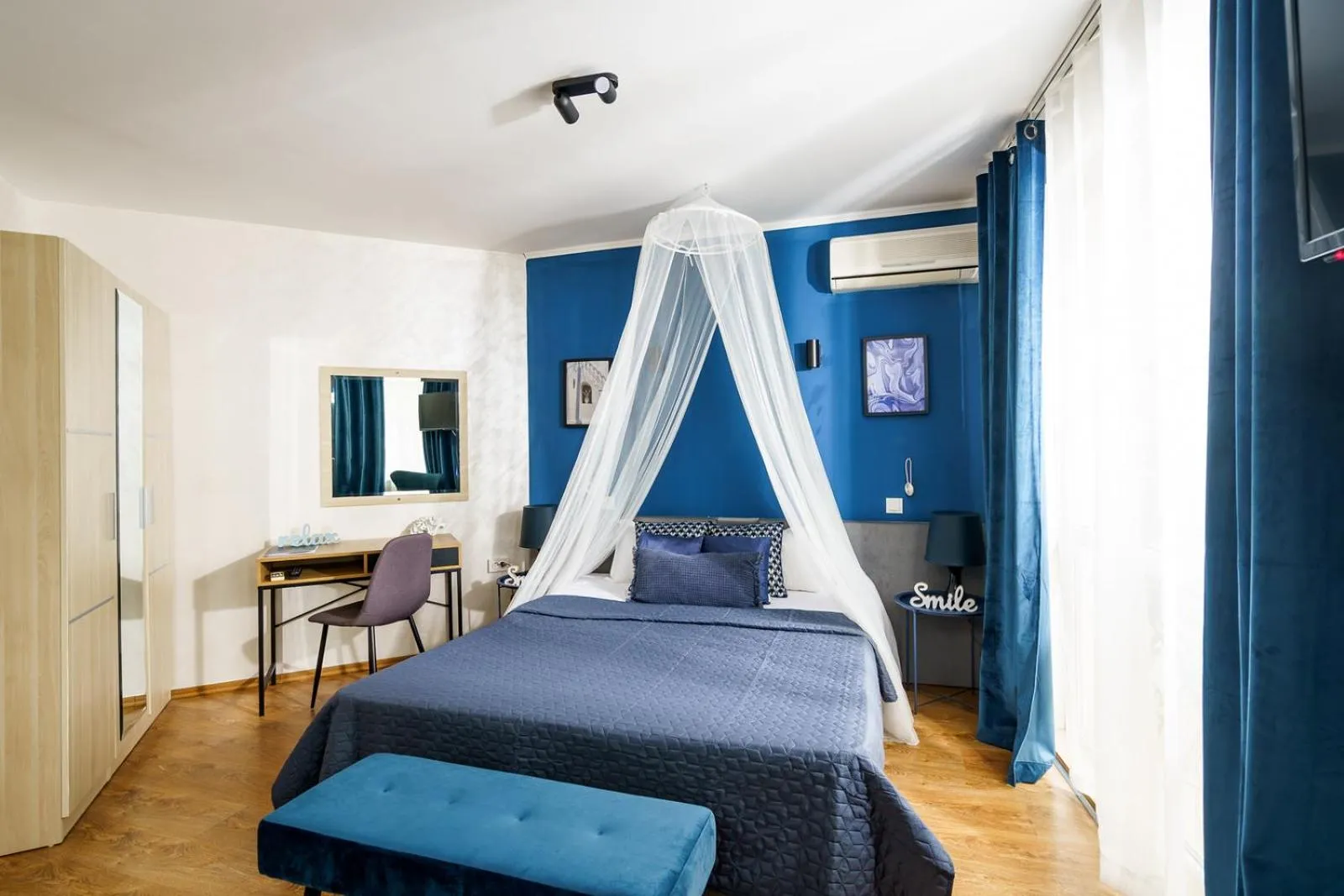 Bed in Sunrise Hotel