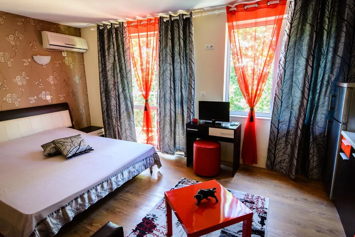 Shower, Bed in Sunrise Hotel