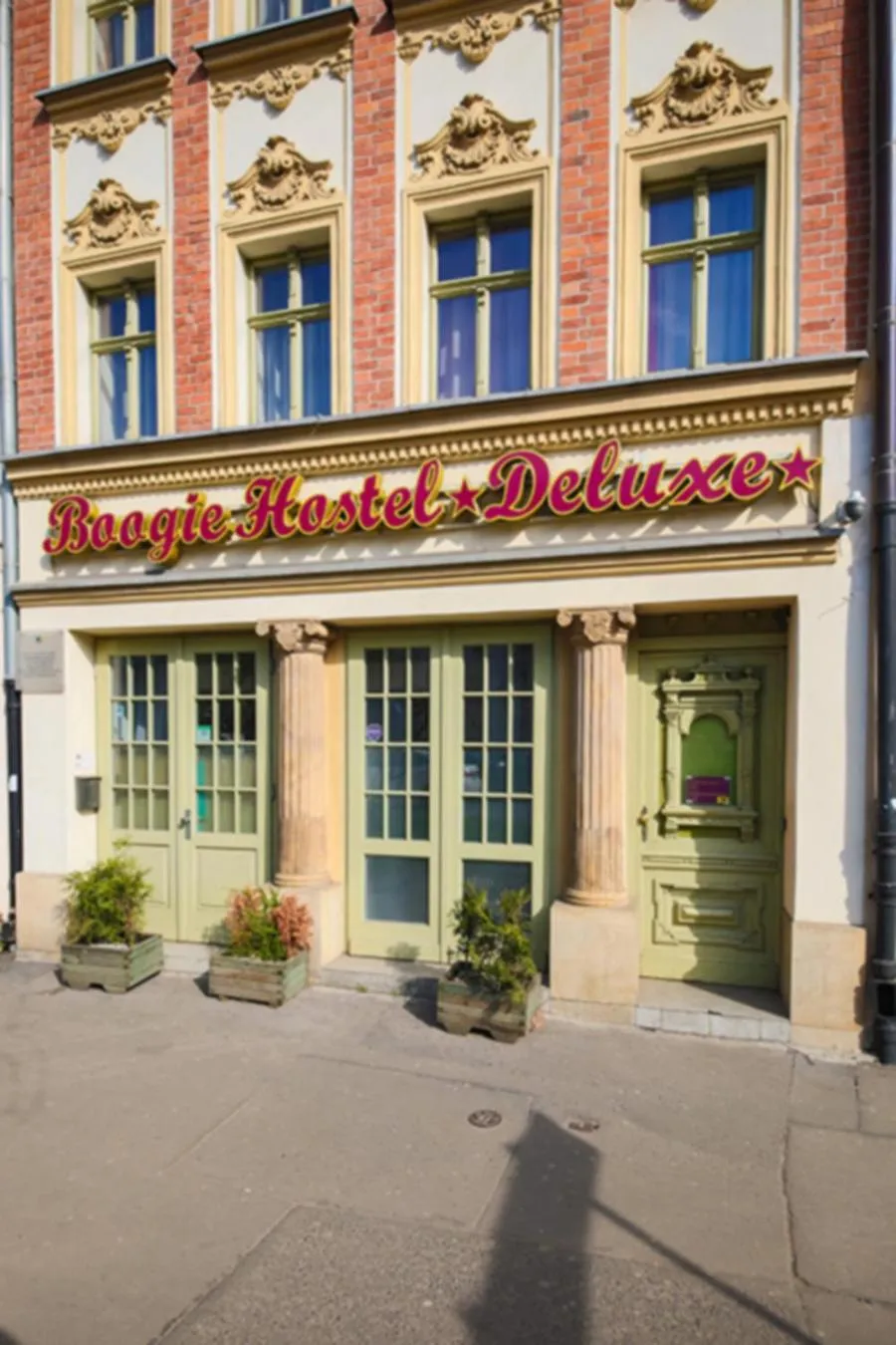 Facade/entrance in Boogie Deluxe Old Town