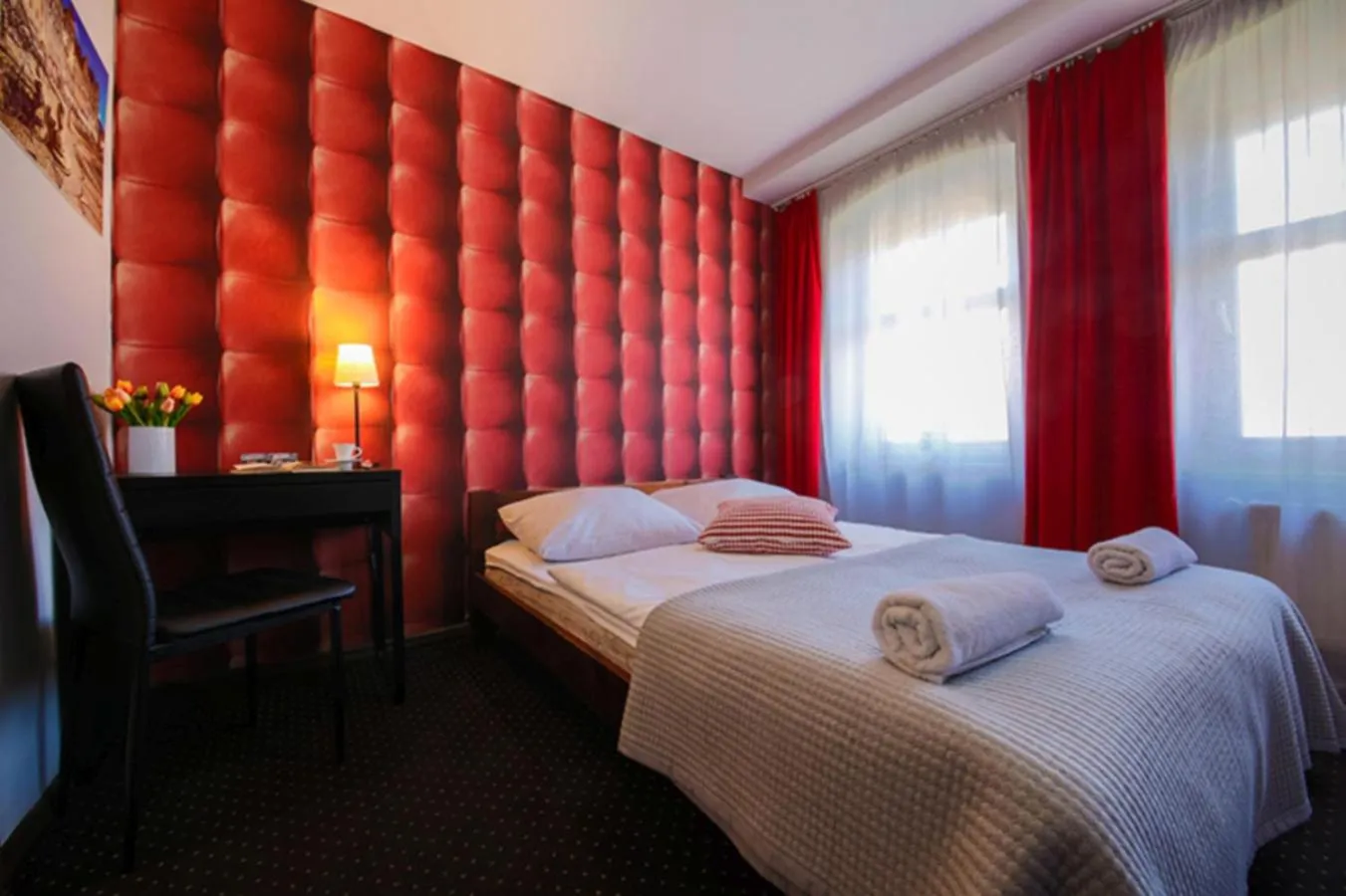 Photo of the whole room, Bed in Boogie Deluxe Old Town