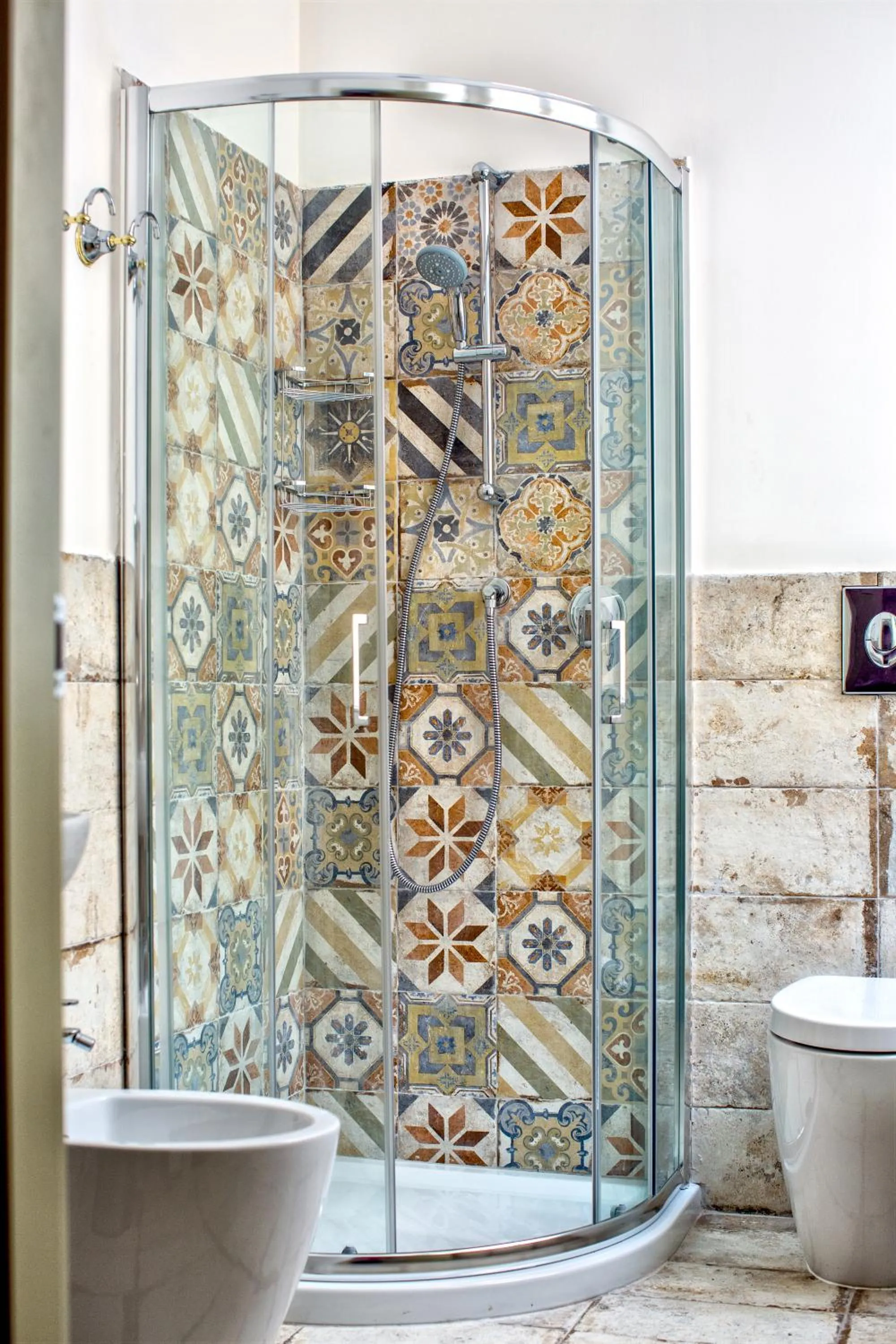 Shower in Vela Rooms