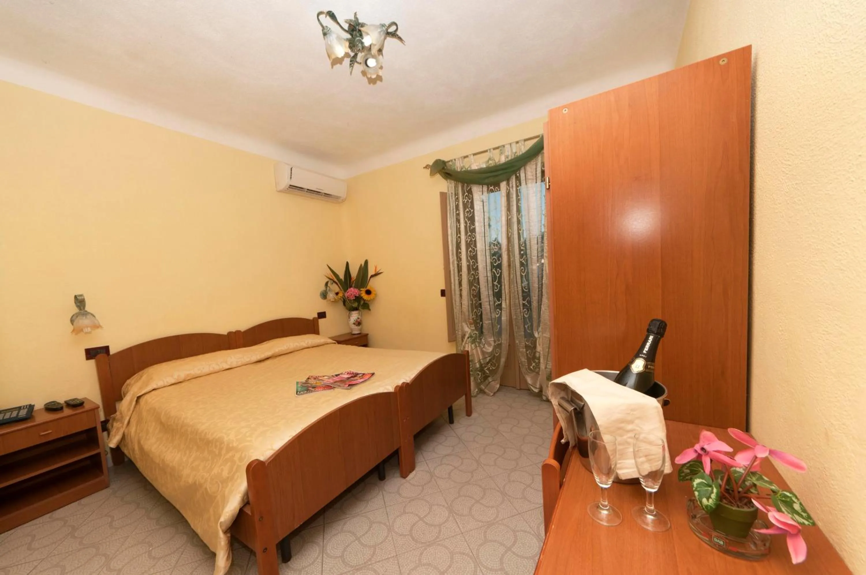 Bedroom in Hotel Villa Franca