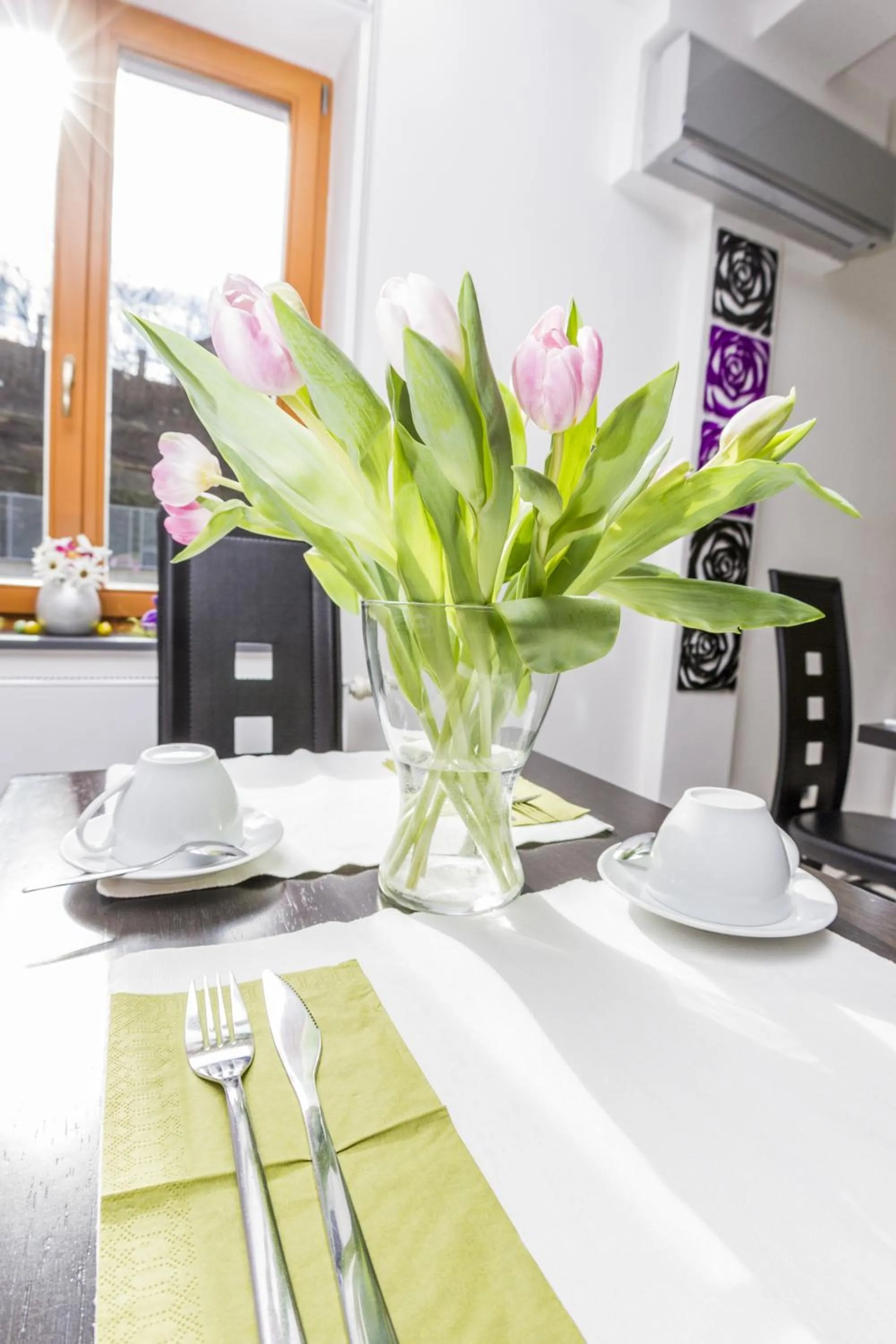 Restaurant/places to eat in Hotel Herrmes