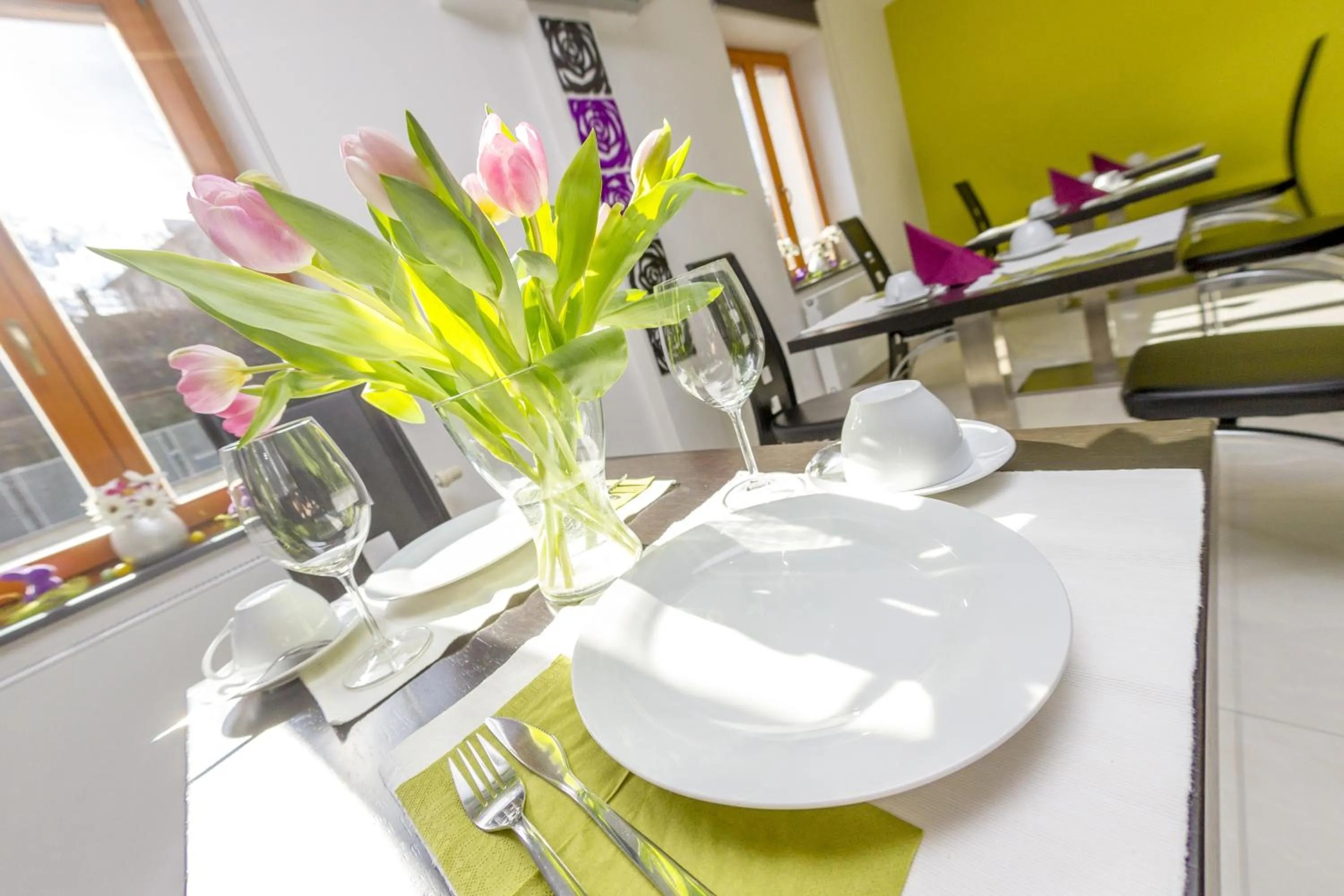 Restaurant/places to eat in Hotel Herrmes