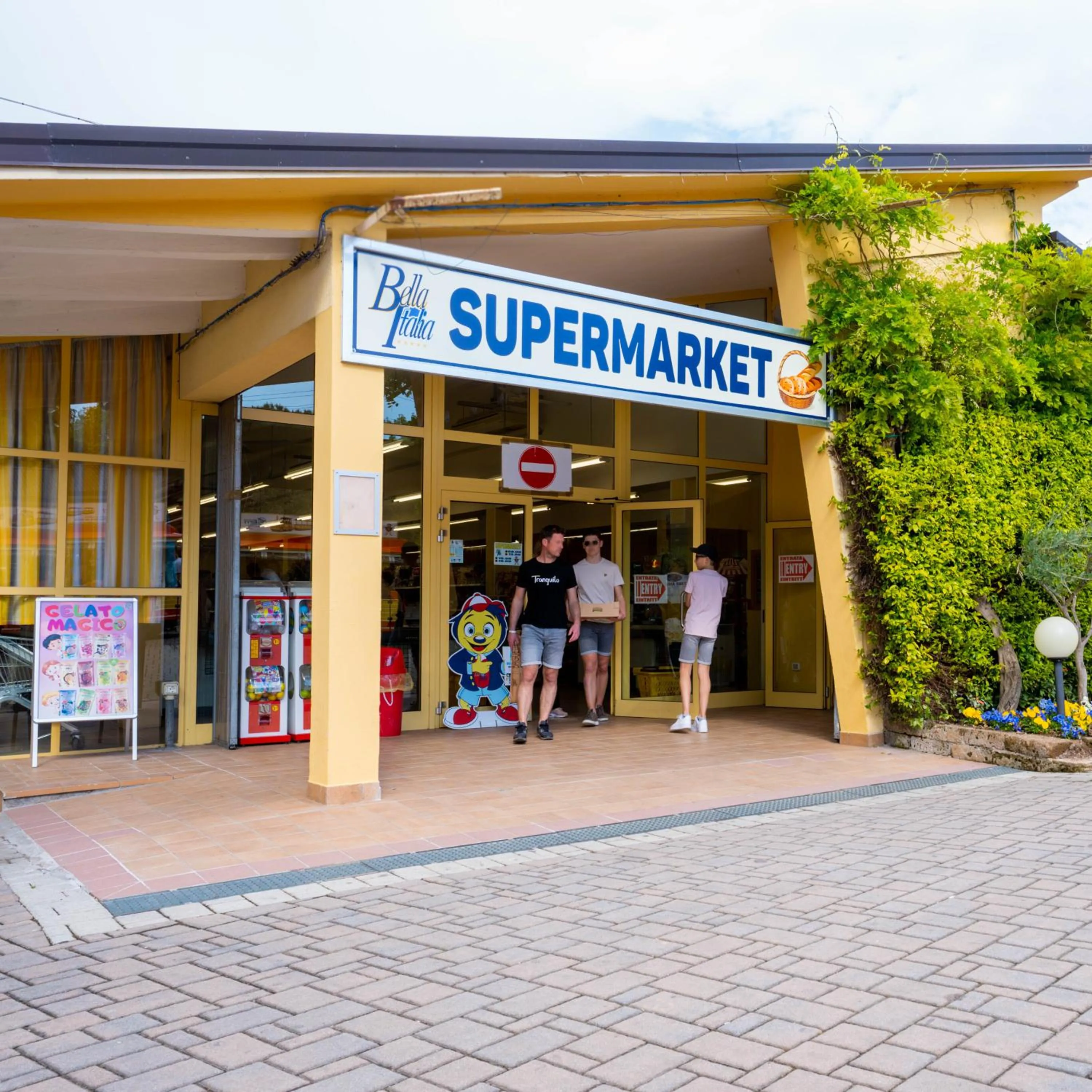 Supermarket/grocery shop in Camping Bella Italia