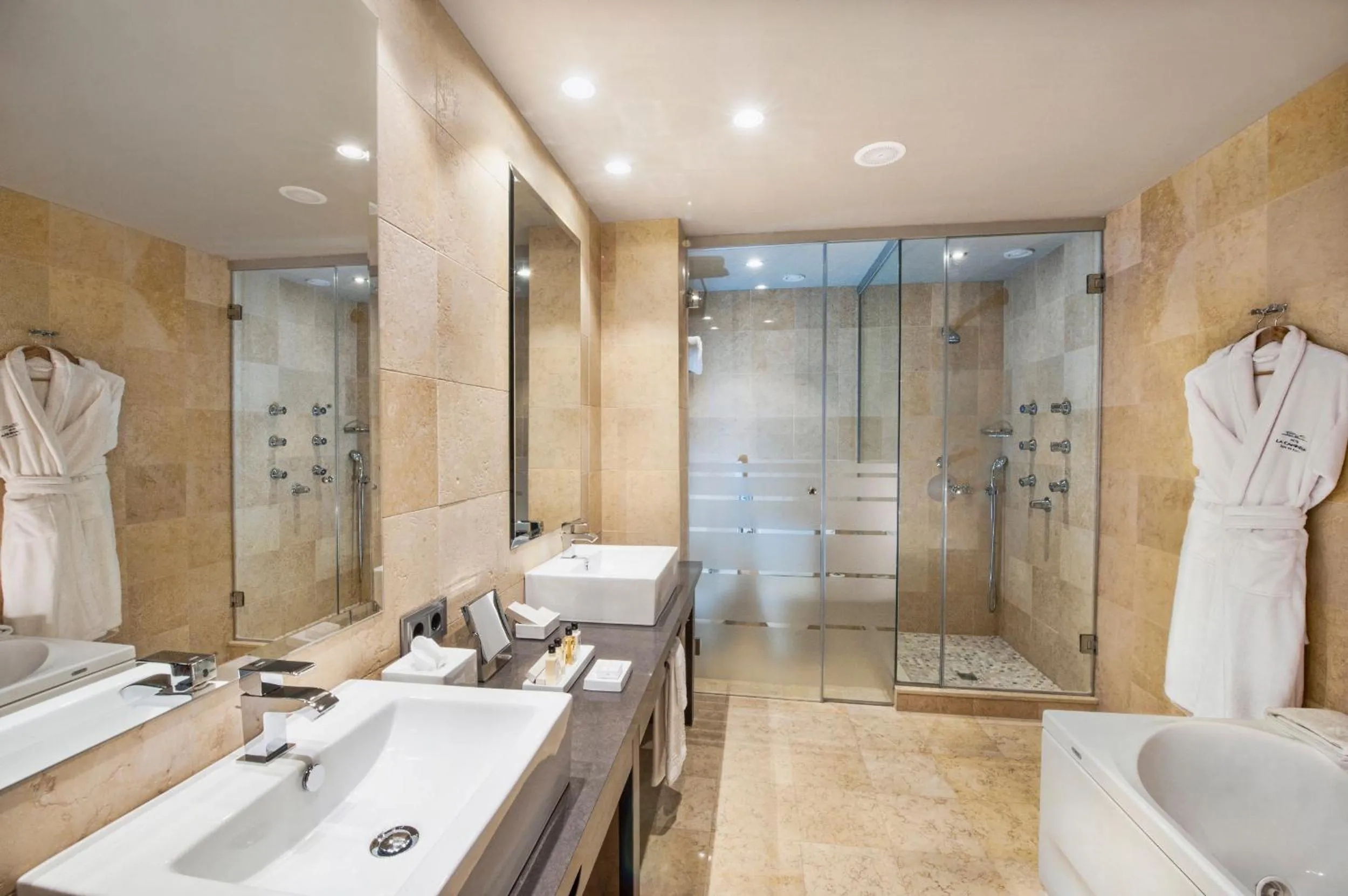 Bathroom in Hotel La Caminera Club de Campo