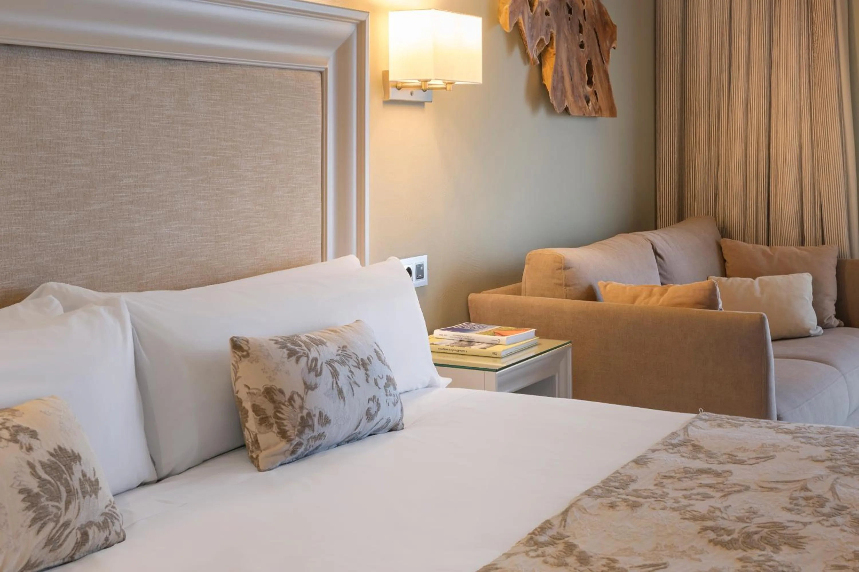 Bedroom, Bed in Hotel La Caminera Club de Campo