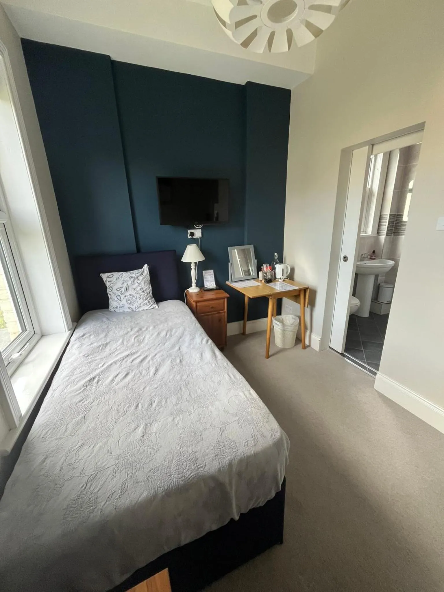 Bedroom, Bed in Hotel 50