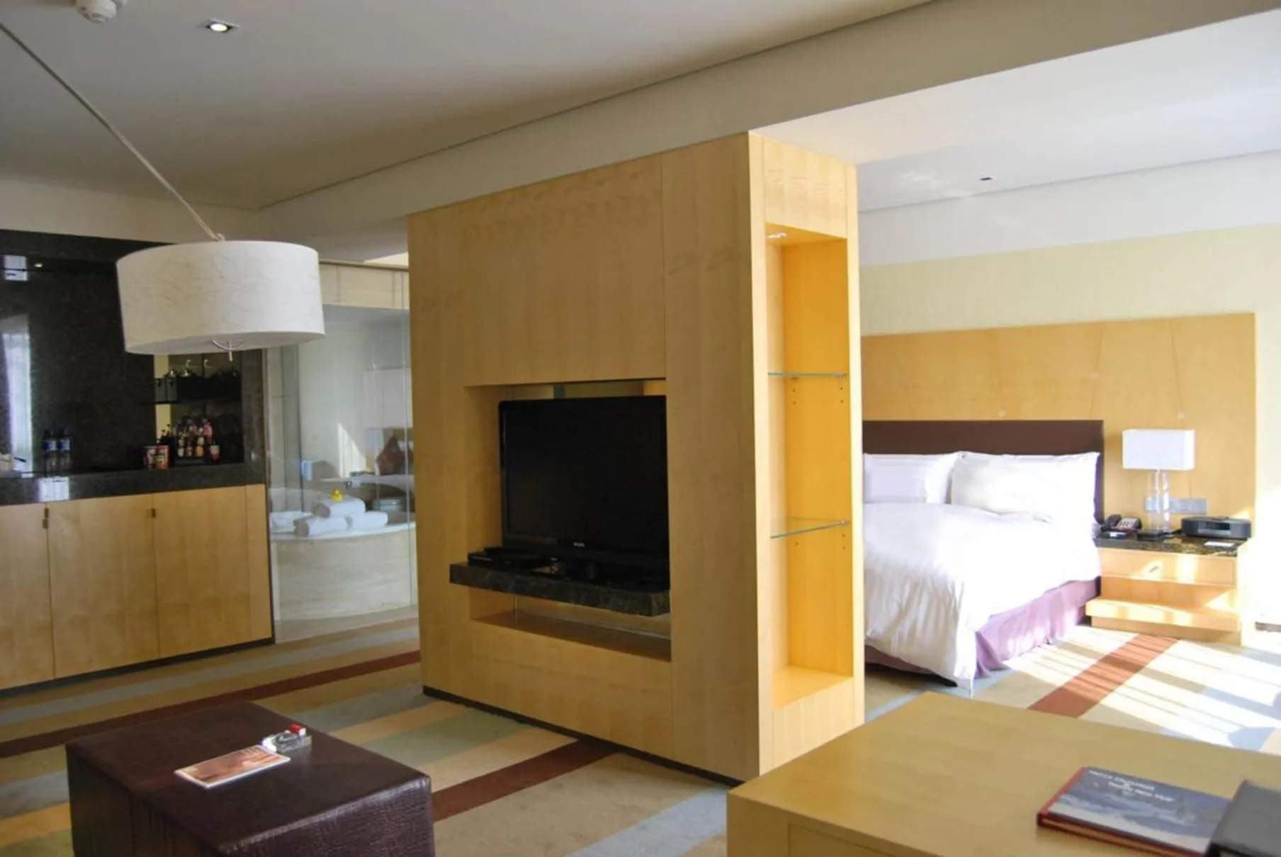 Photo of the whole room, Bed in Crowne Plaza Tianjin Binhai by IHG