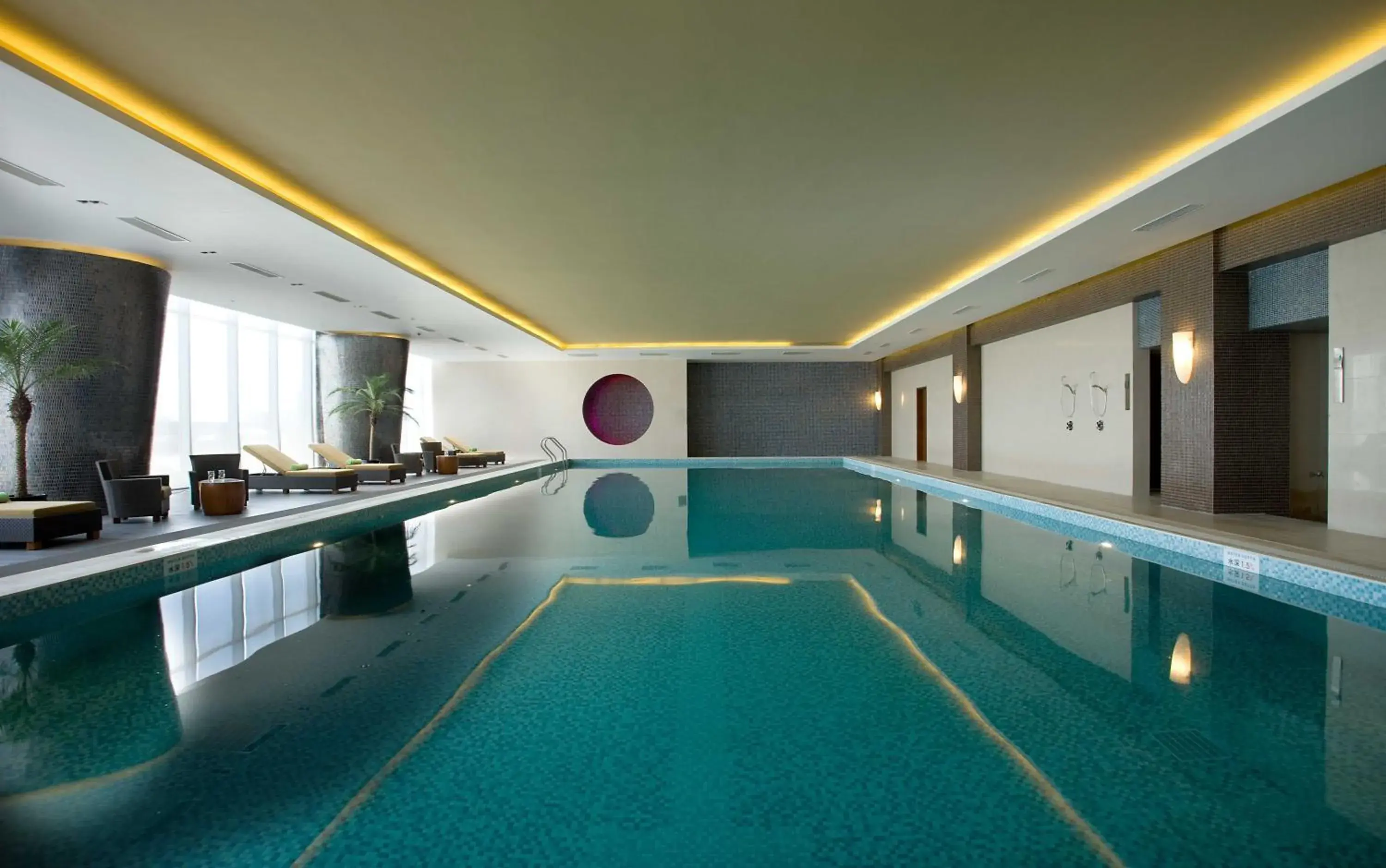 Swimming pool in Crowne Plaza Tianjin Binhai by IHG Swimming pool in Crowne Plaza Tianjin Binhai by IHG