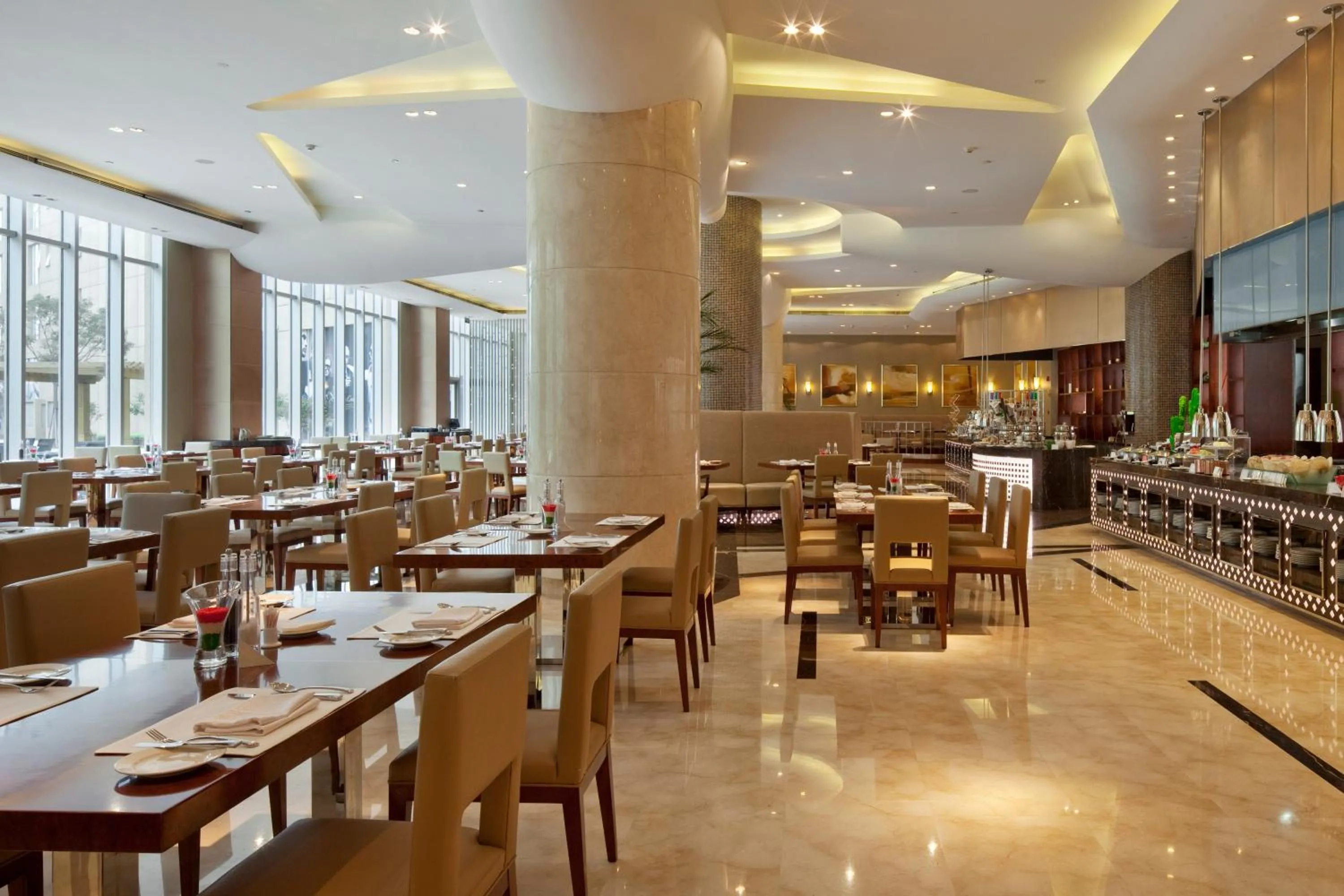 Restaurant/places to eat in Crowne Plaza Tianjin Binhai by IHG
