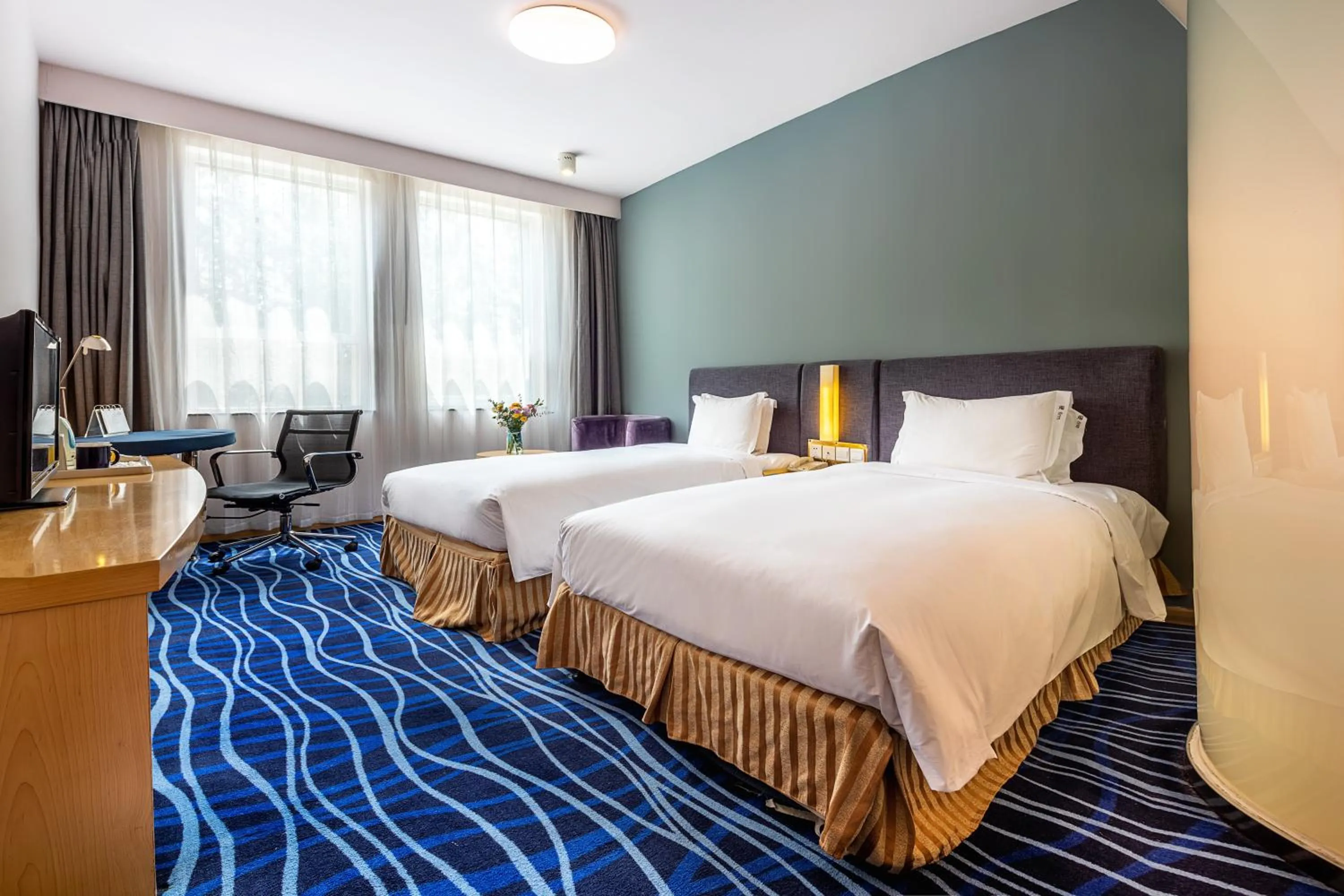 Photo of the whole room, Bed in Holiday Inn Express Tianjin Airport by IHG