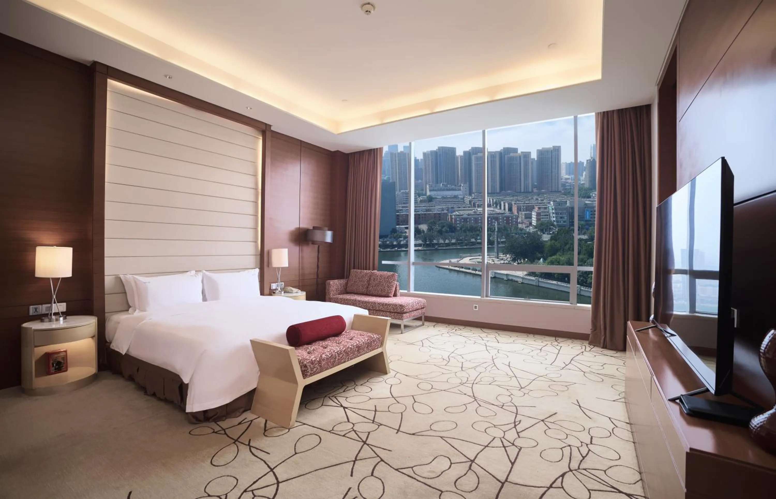 Bedroom, Bed in Holiday Inn Tianjin Riverside by IHG
