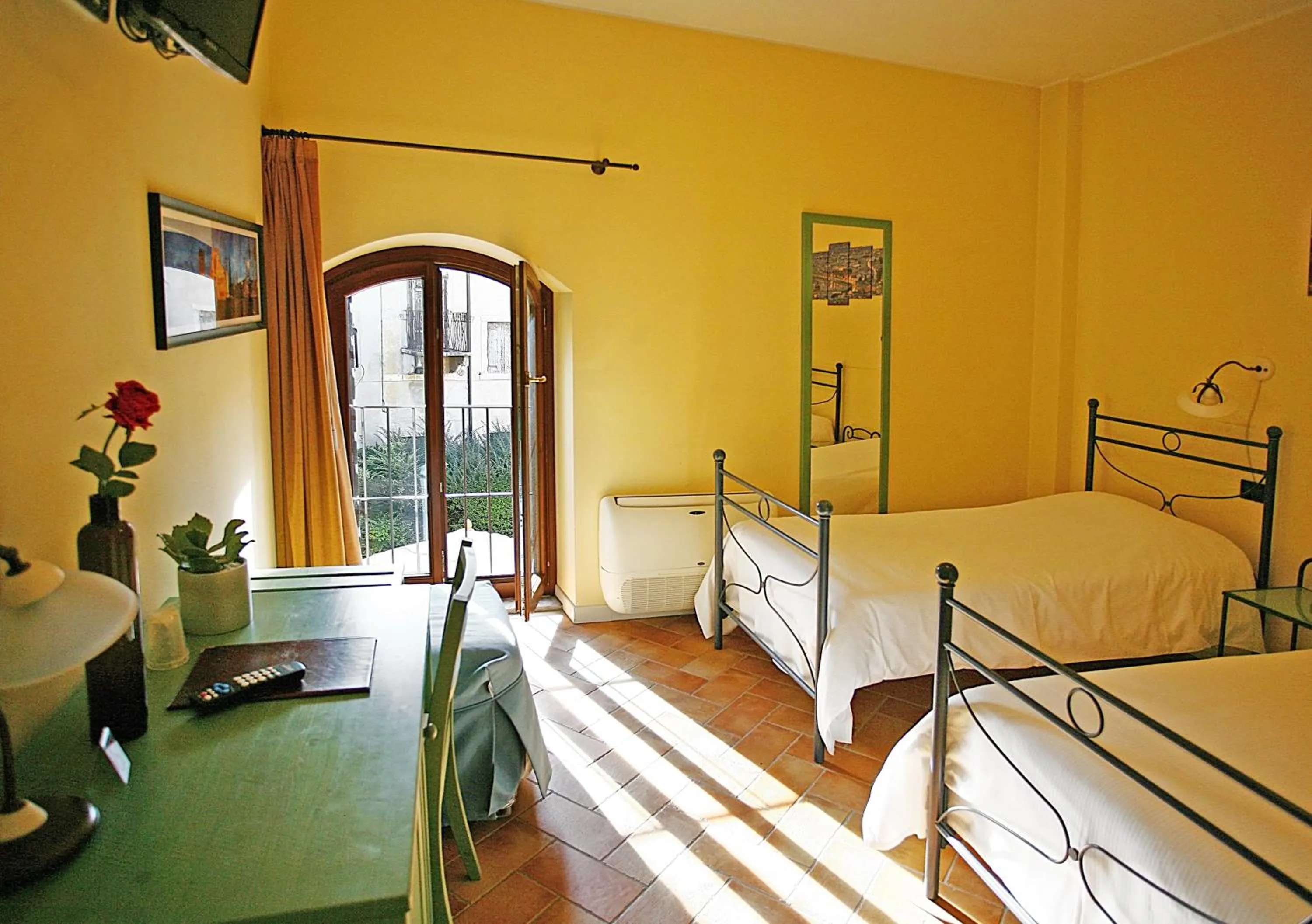 Bedroom, Bed in Hotel Antichi Cortili