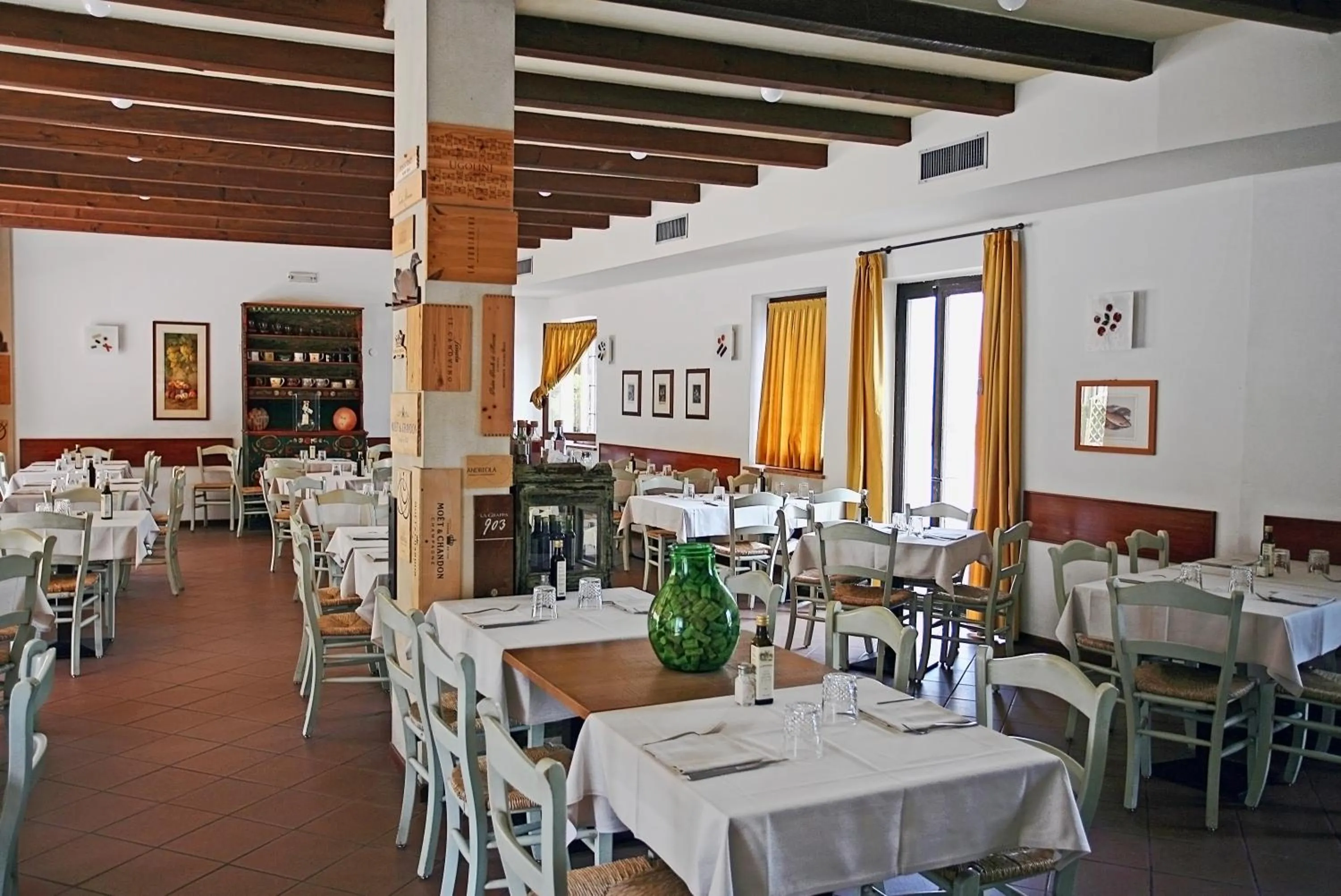 Restaurant/places to eat in Hotel Antichi Cortili
