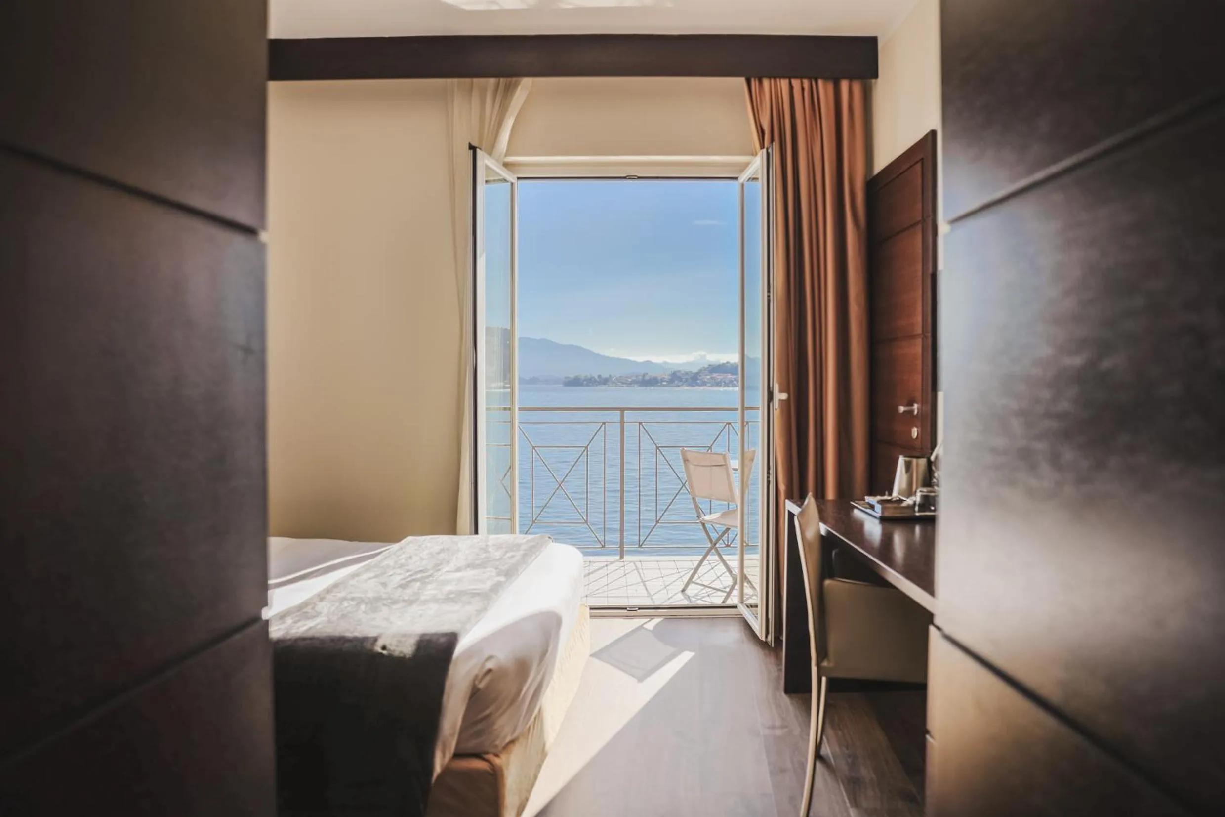 Lake view, Bed in Hotel Bel Sit