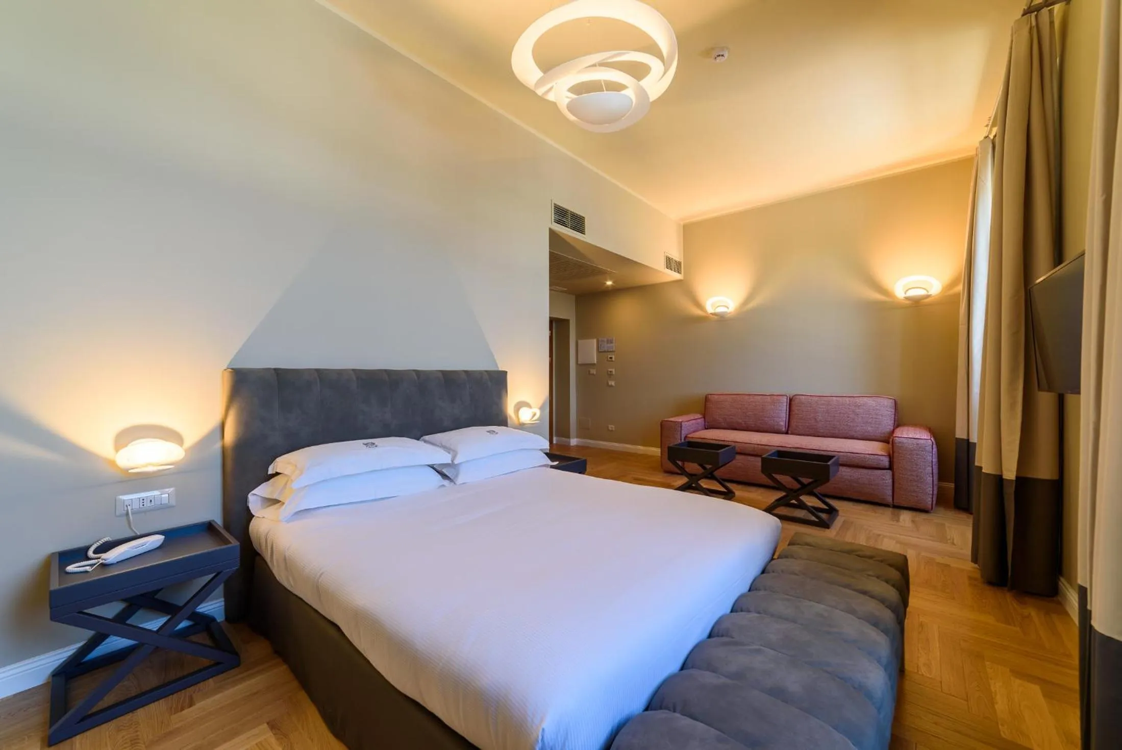 Photo of the whole room, Bed in Hotel Villa Paradiso