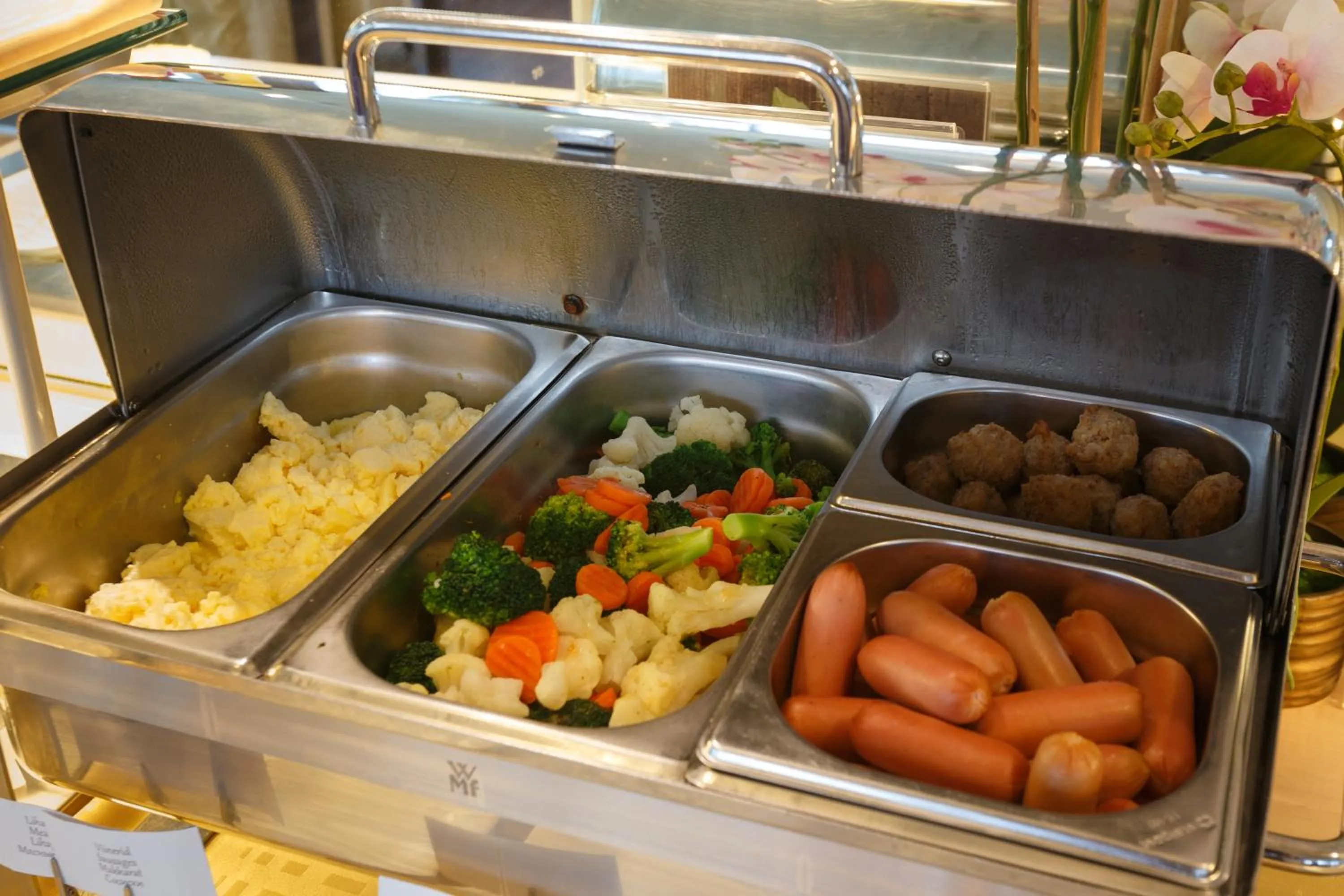 Breakfast in Hotel Rocca al Mare