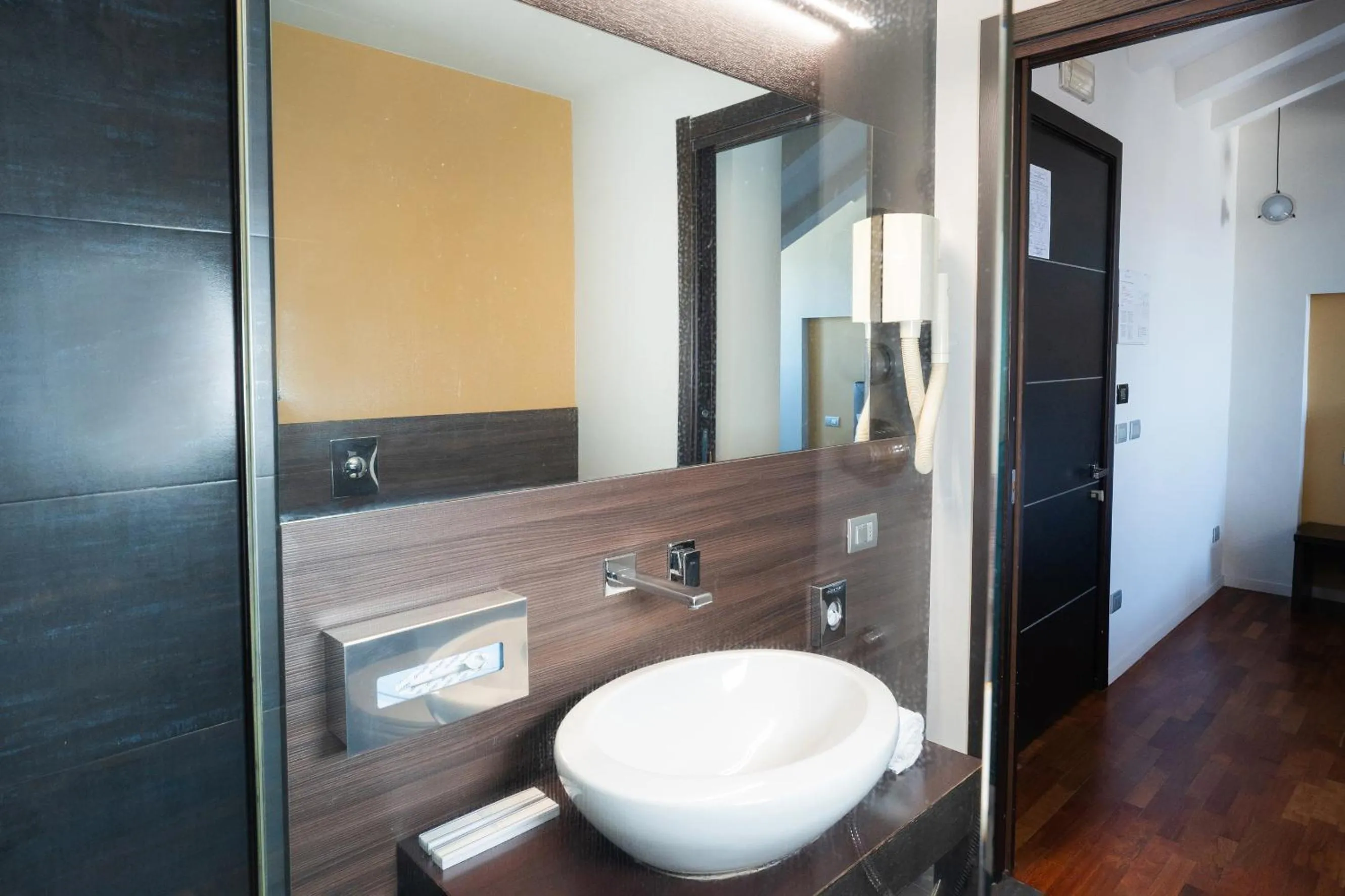 Bathroom in SIRIOHotel