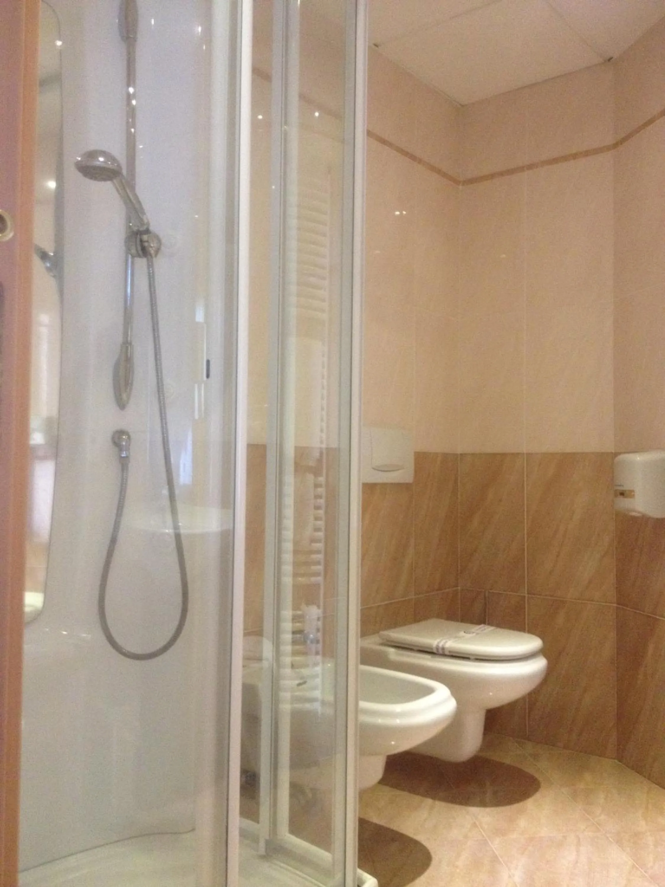 Shower in SIRIOHotel