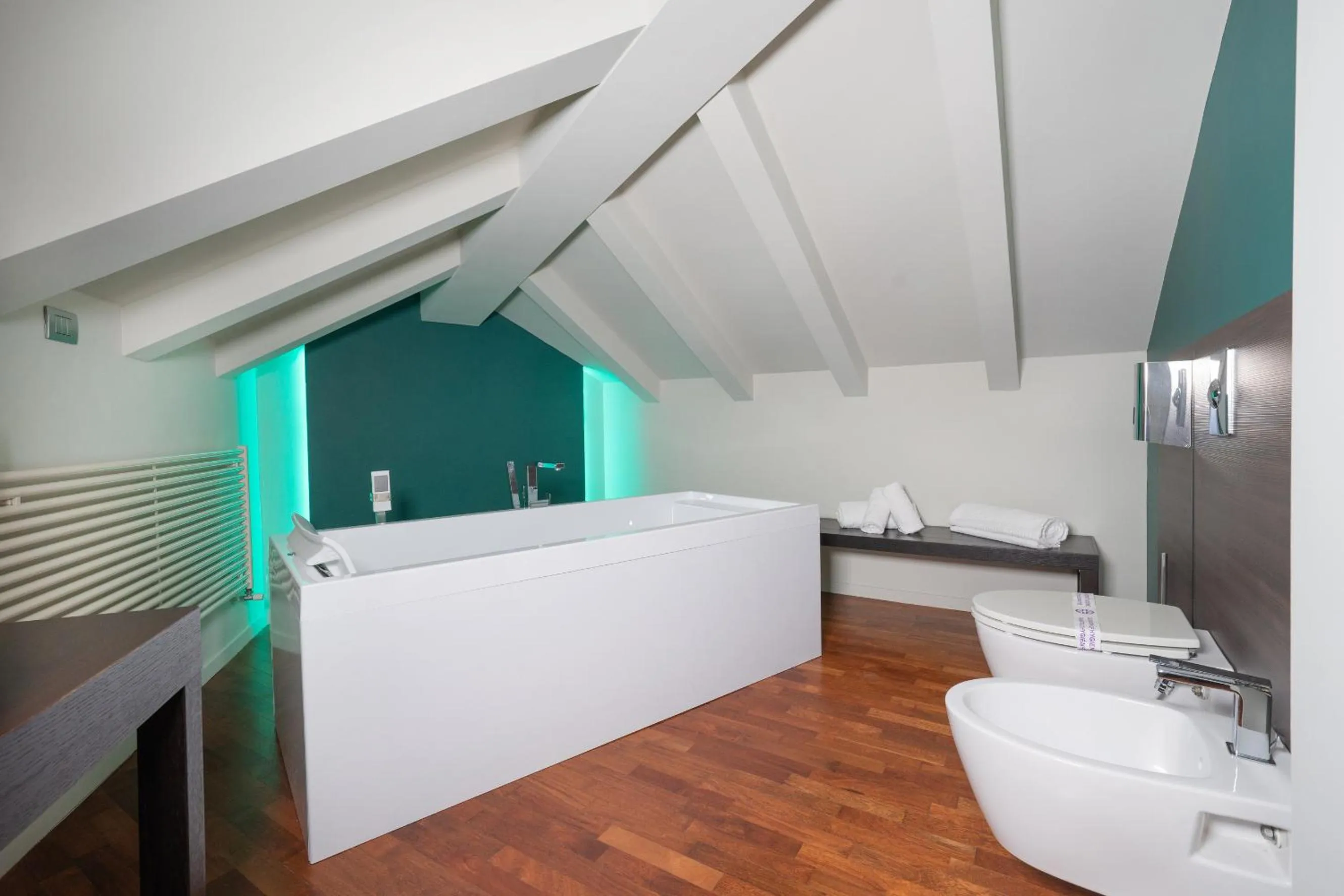 Hot Tub in SIRIOHotel