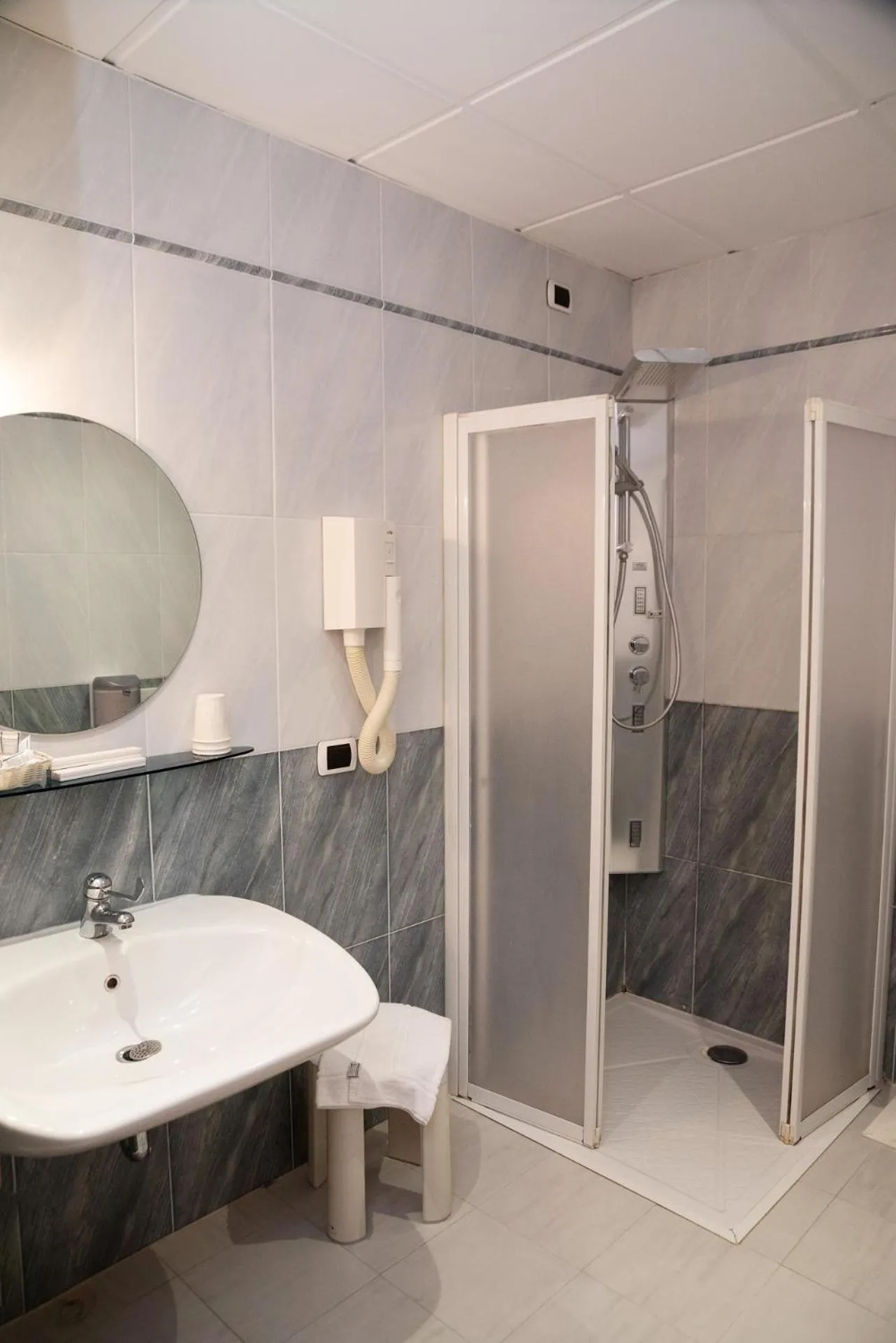 Shower in SIRIOHotel