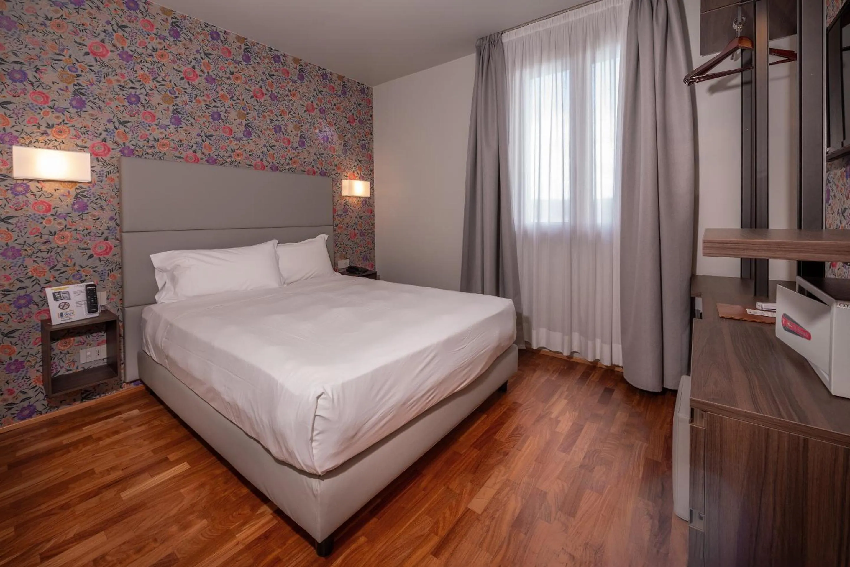 TV and multimedia, Bed in SIRIOHotel