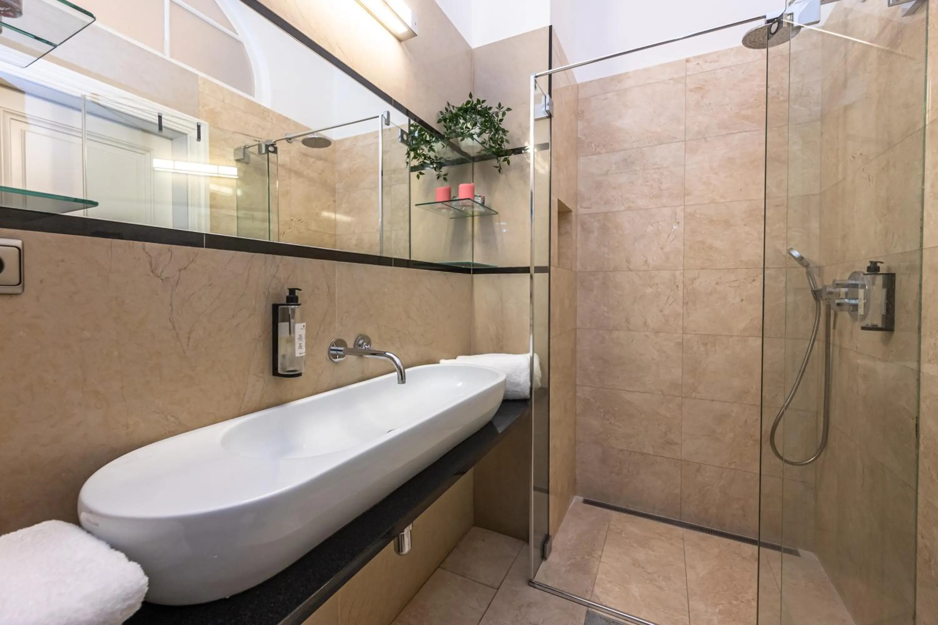 Shower in Malostranská Residence