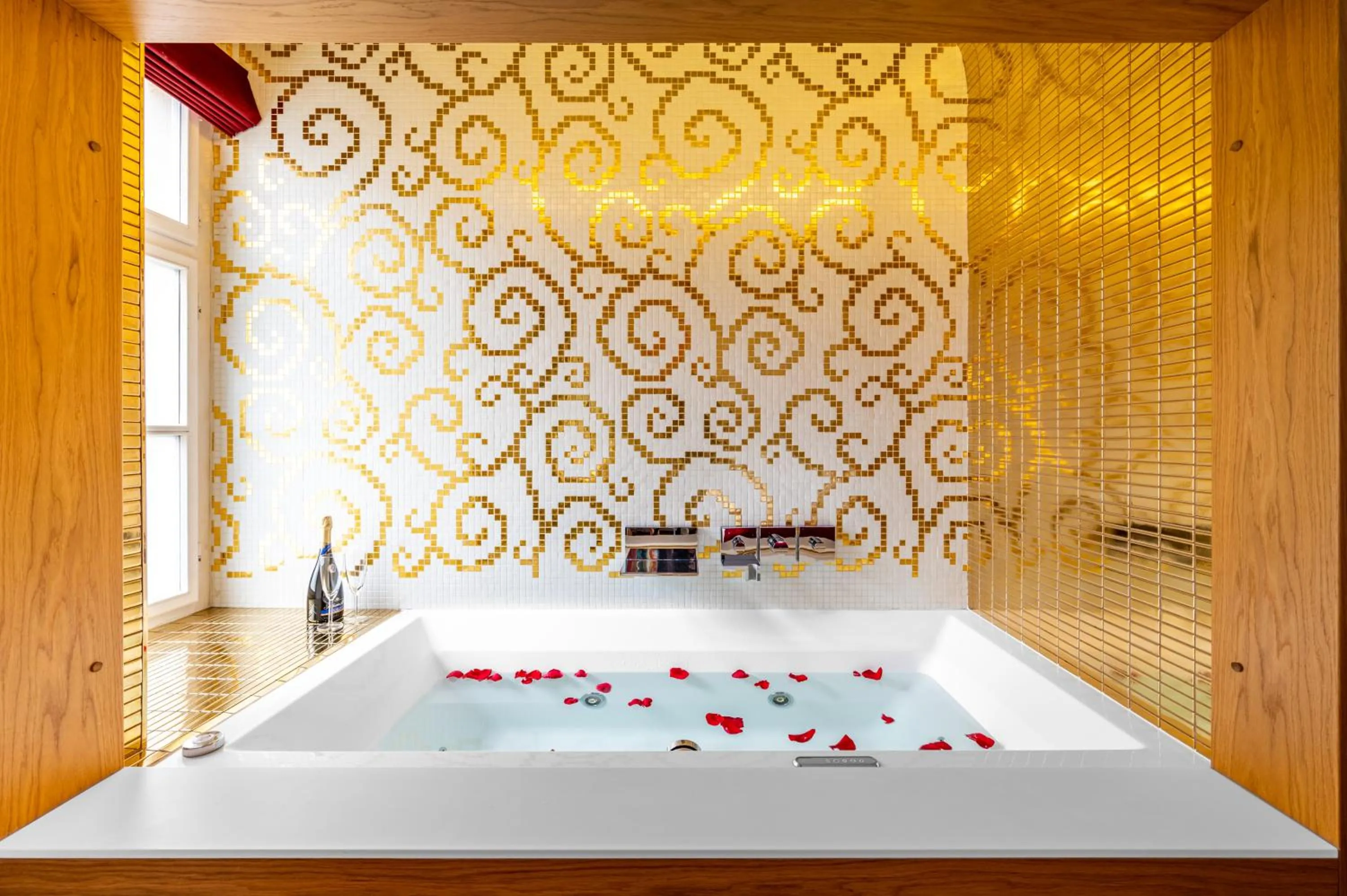 Bath, Bed in Malostranská Residence