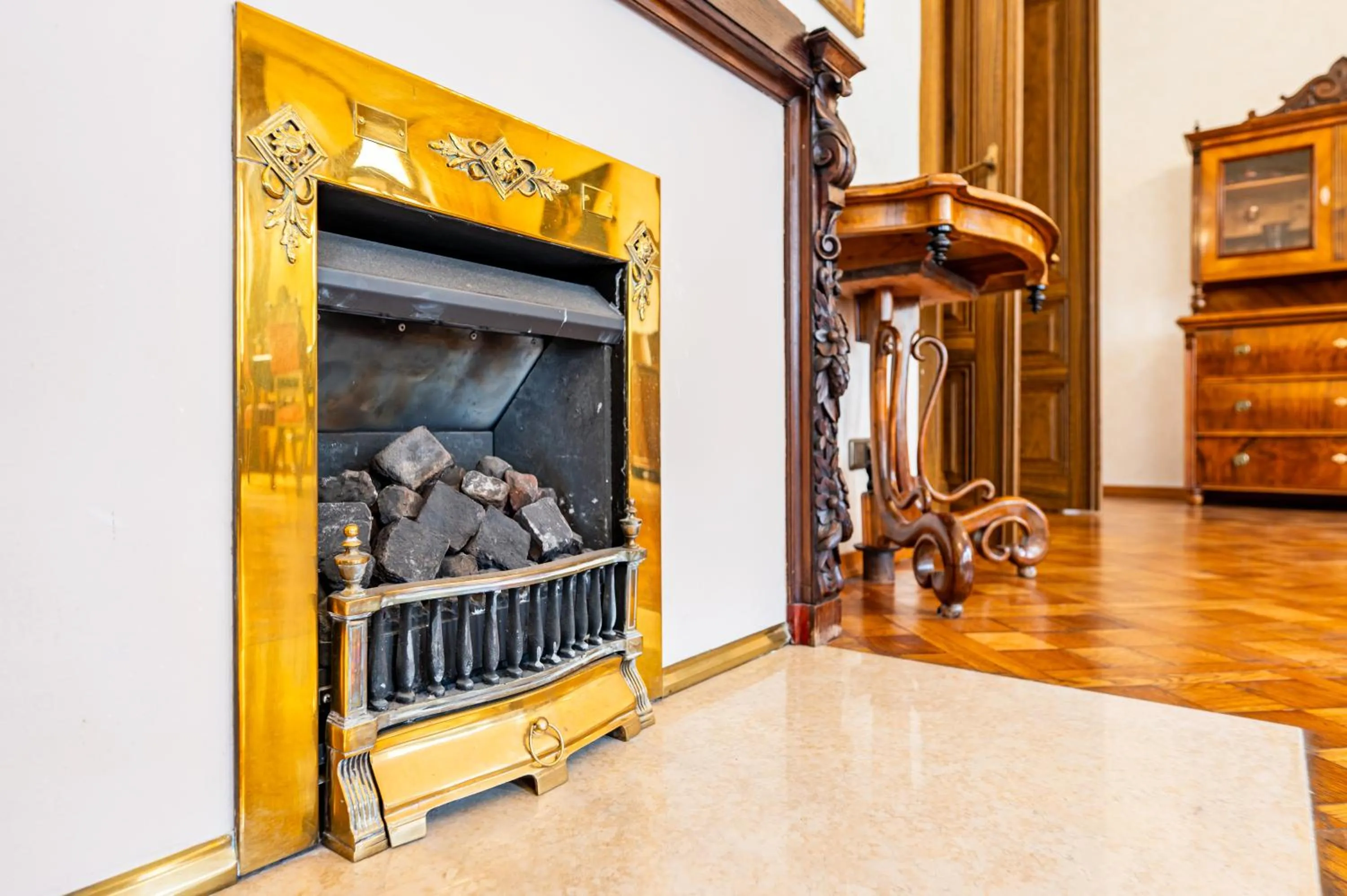 flat iron in Malostranská Residence