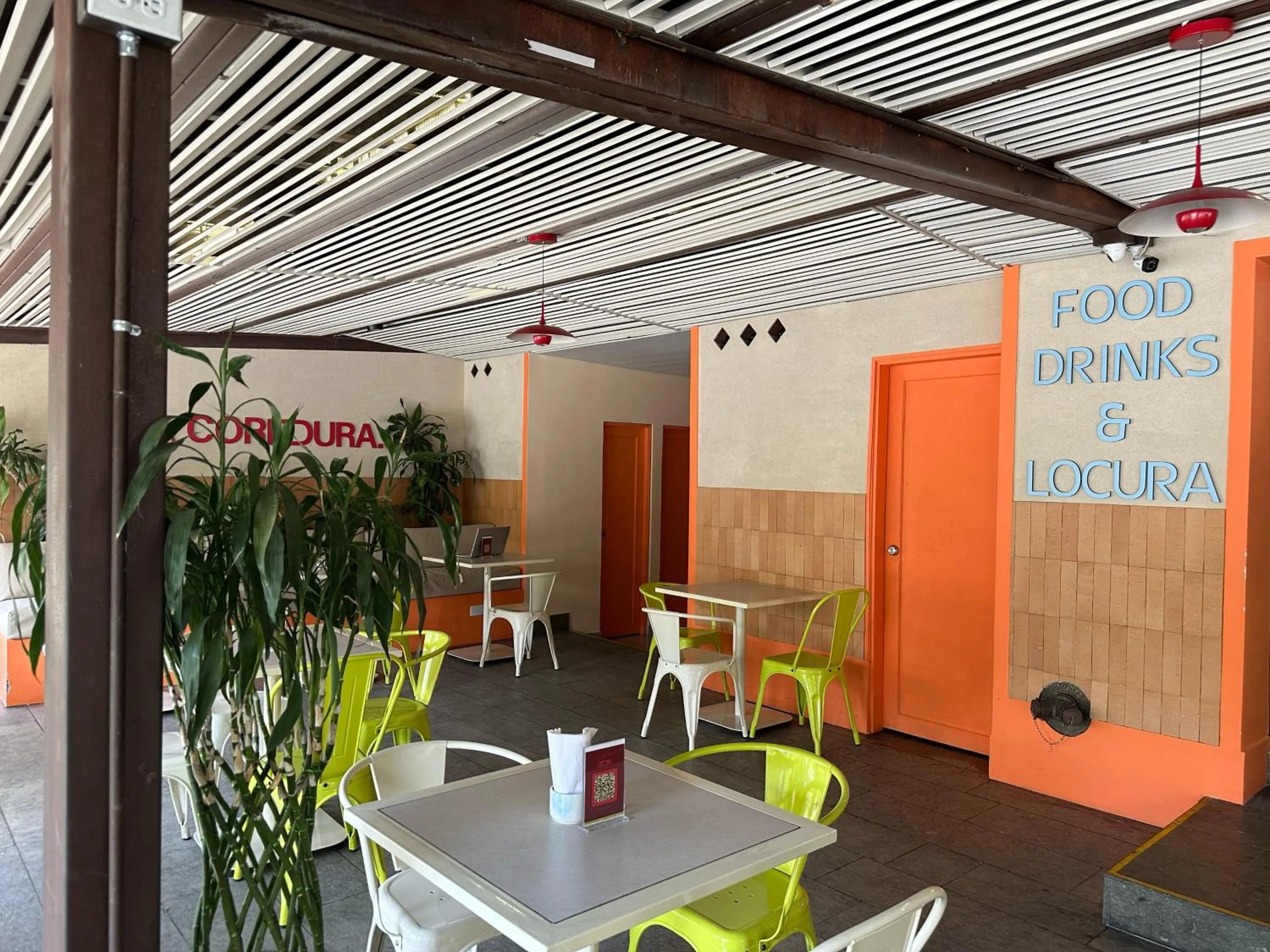 Restaurant/places to eat in Hotel Santa Ana Medellin