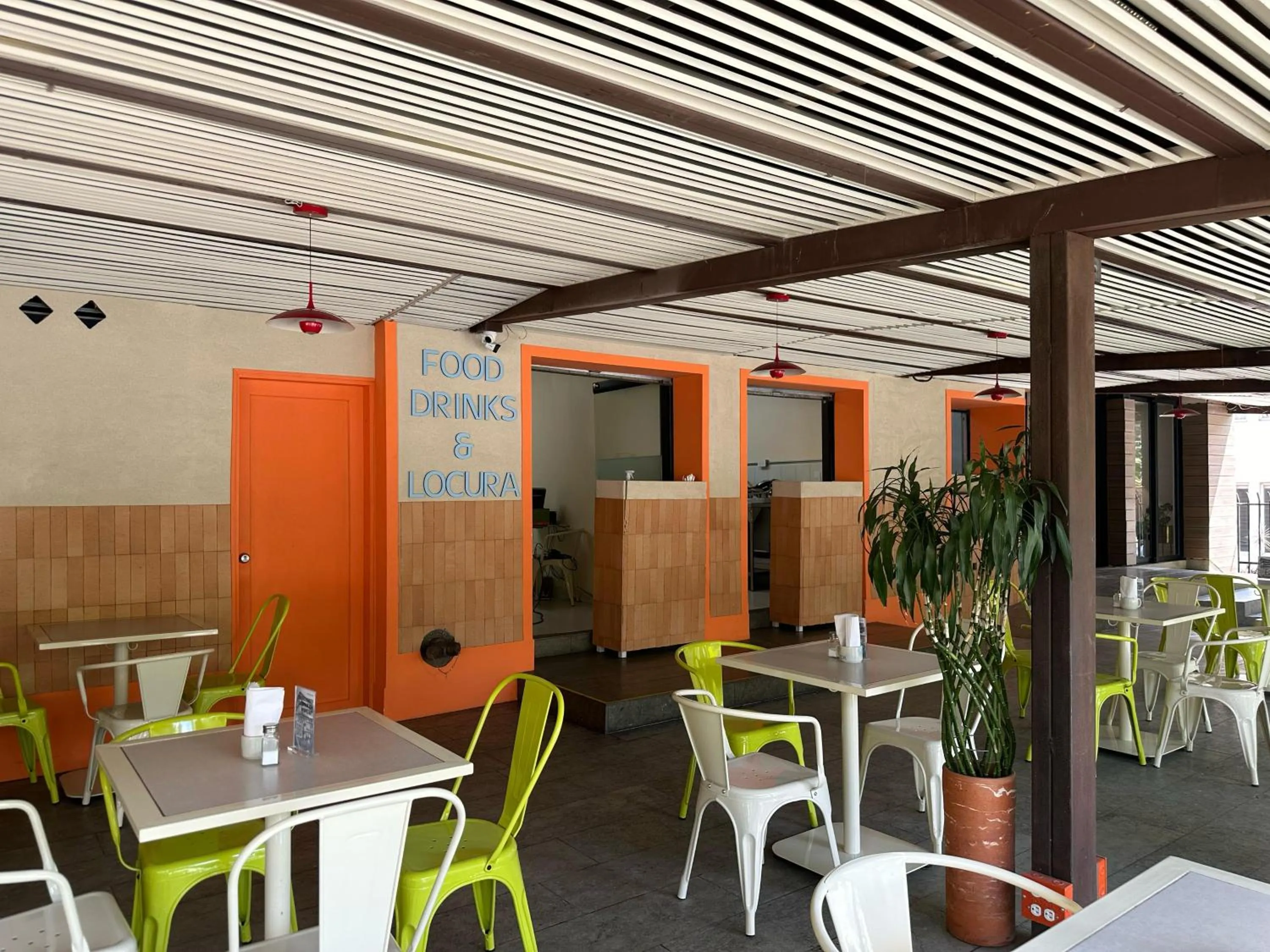 Restaurant/places to eat in Hotel Santa Ana Medellin