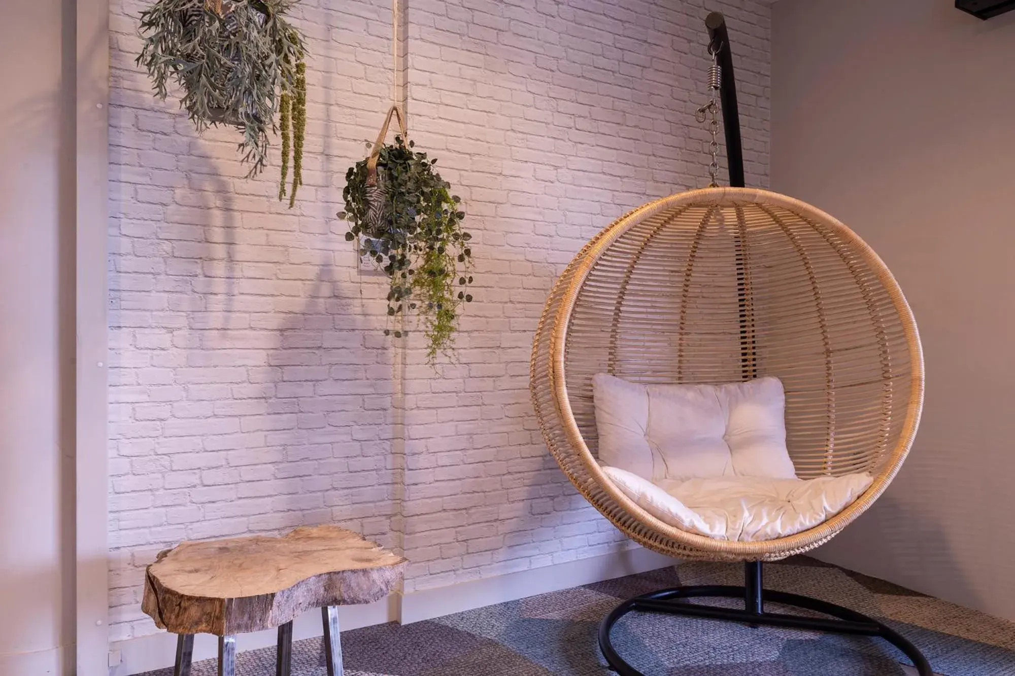 Lobby or reception in The Originals City, Hôtel de la Confluence, Agen Ouest Lobby or reception in The Originals City, Hôtel de la Confluence, Agen Ouest