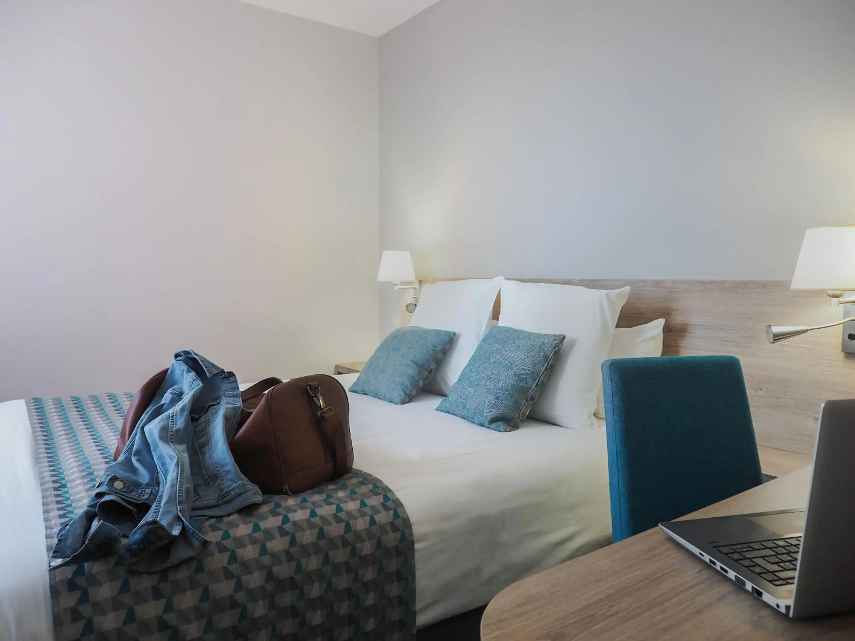 Bedroom, Bed in The Originals City, Hôtel de la Confluence, Agen Ouest Bedroom, Bed in The Originals City, Hôtel de la Confluence, Agen Ouest