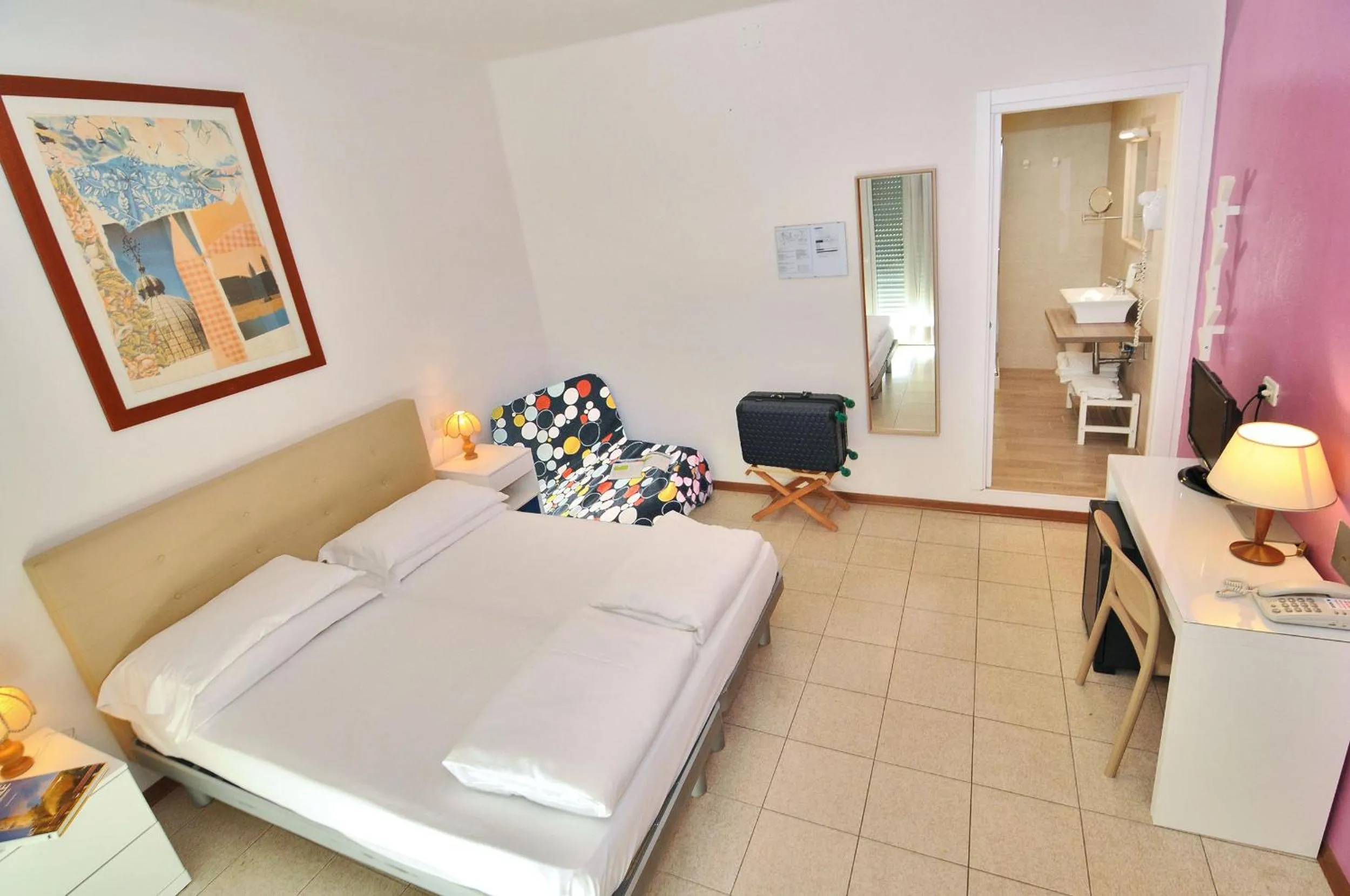 Bedroom, Bed in Hotel Nederland