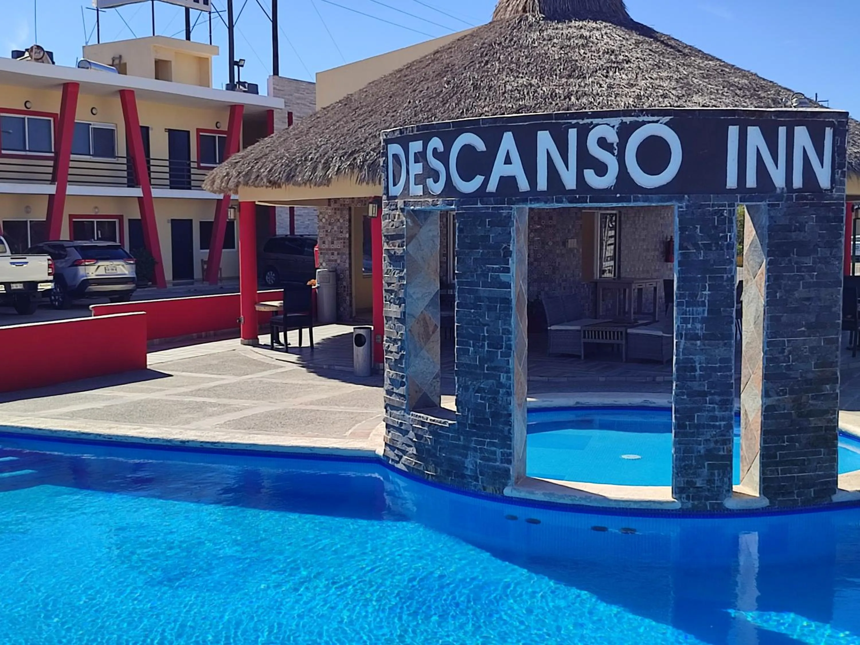 El Descanso Inn