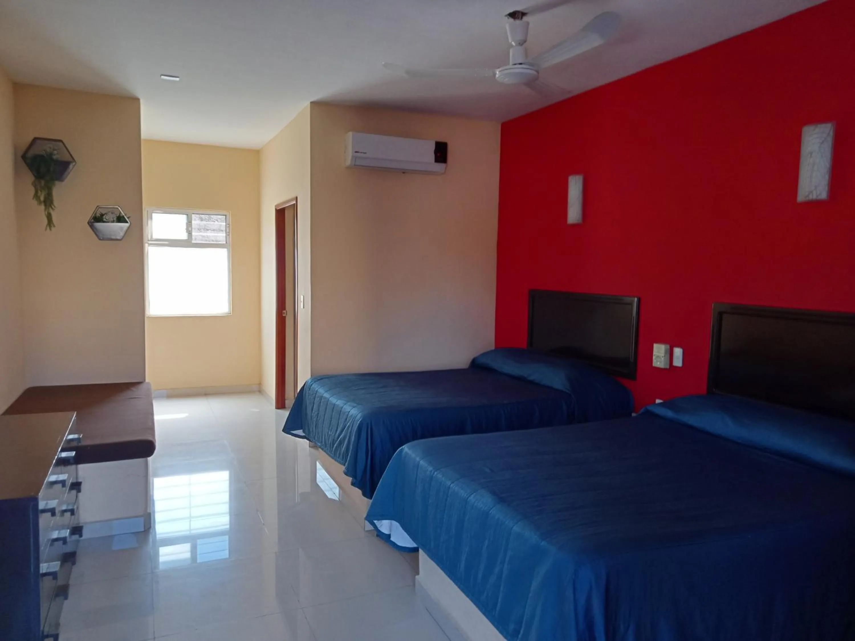 Bed in El Descanso Inn