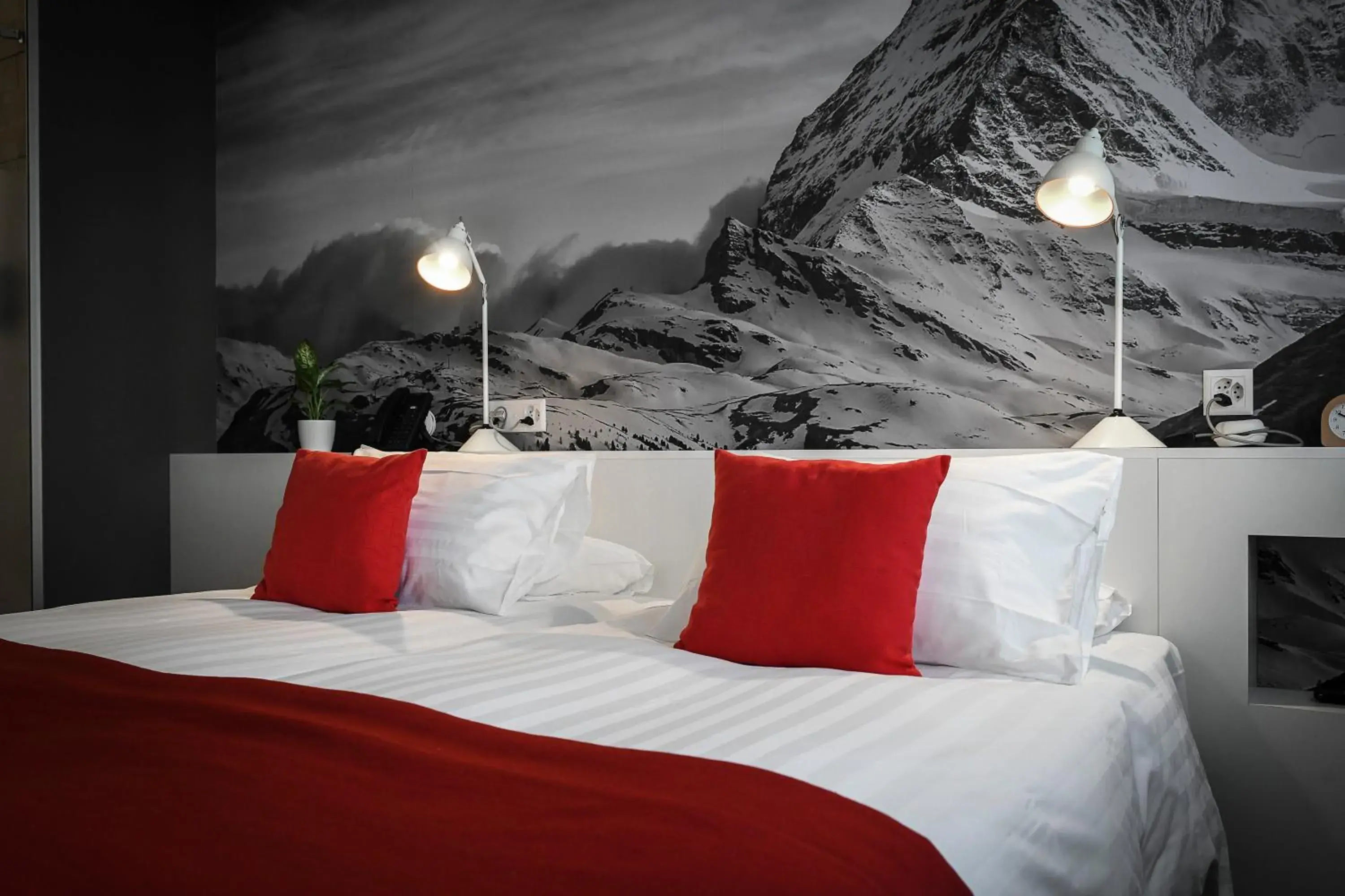 Bedroom, Bed in Home Swiss Hotel Bedroom, Bed in Home Swiss Hotel