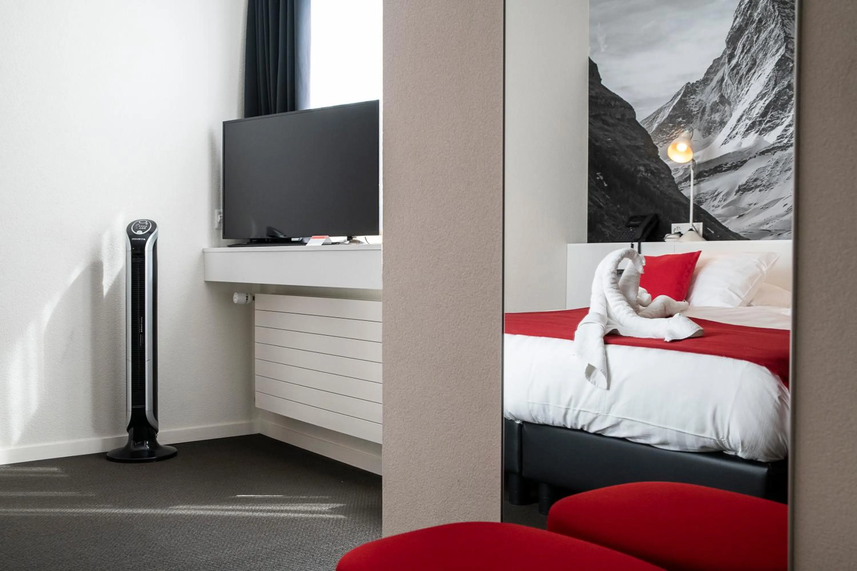 Bedroom, Bed in Home Swiss Hotel