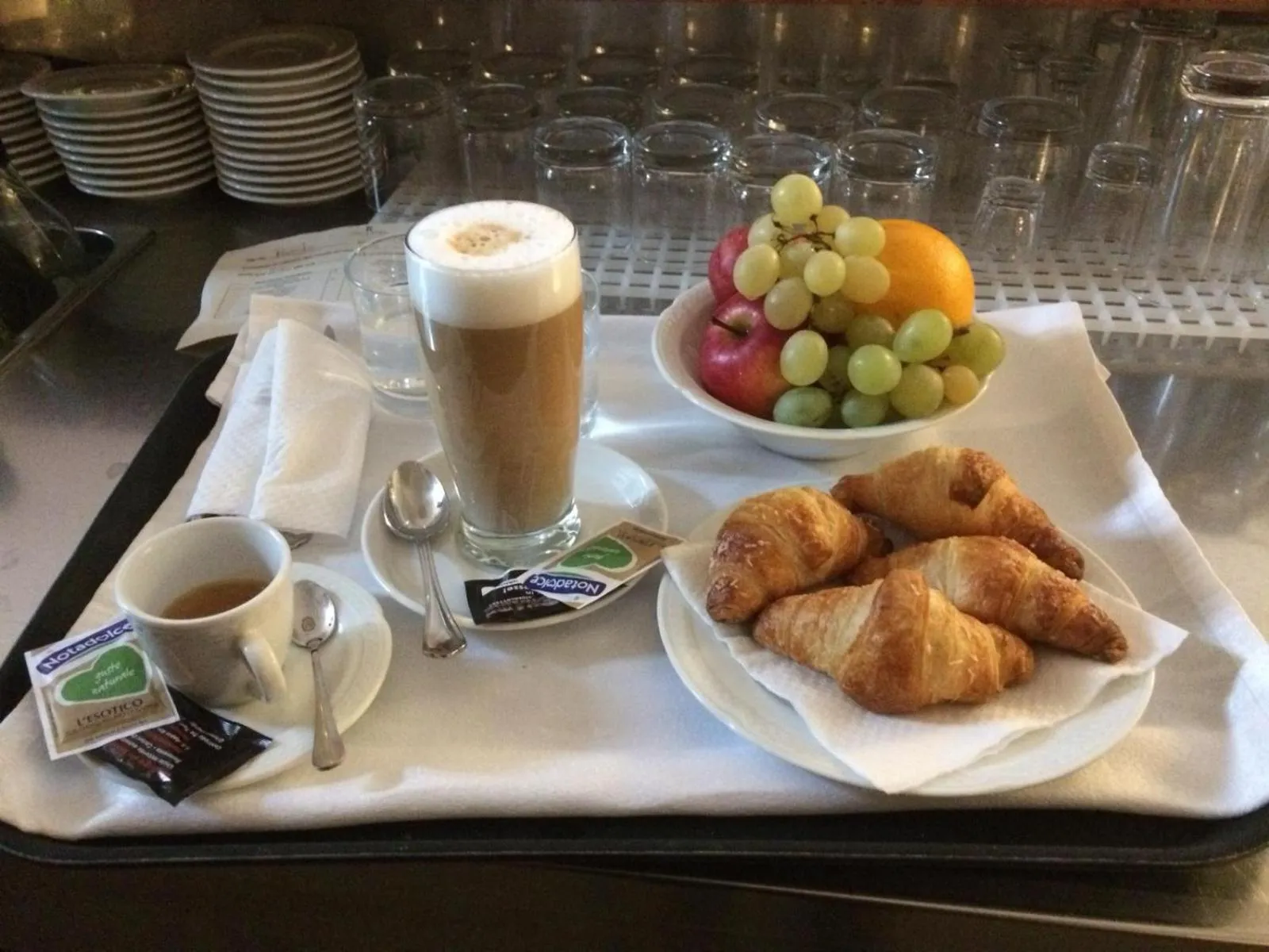 Food and drinks in Hotel Castello Torre in Pietra