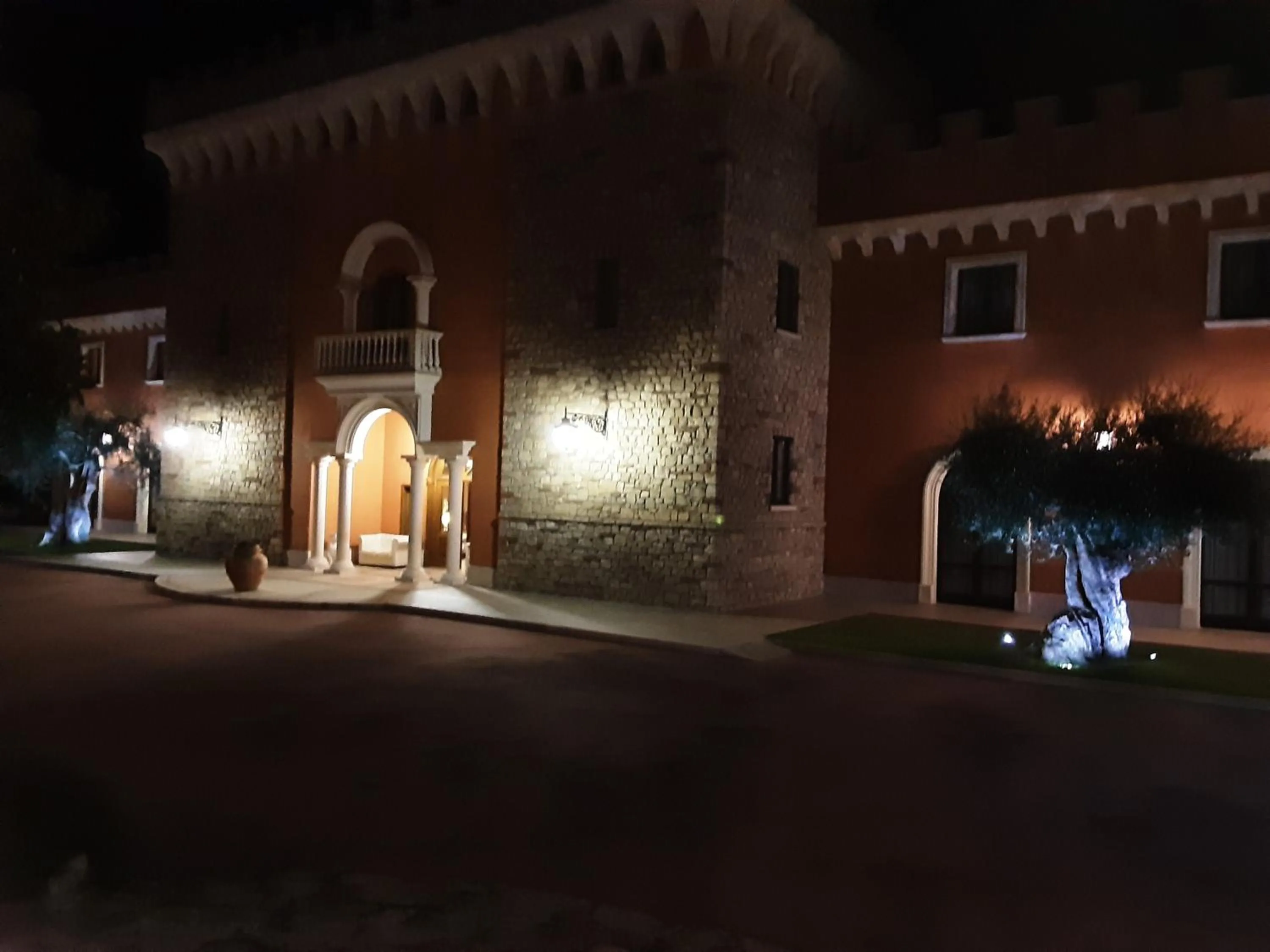 Facade/entrance in Hotel Castello Torre in Pietra