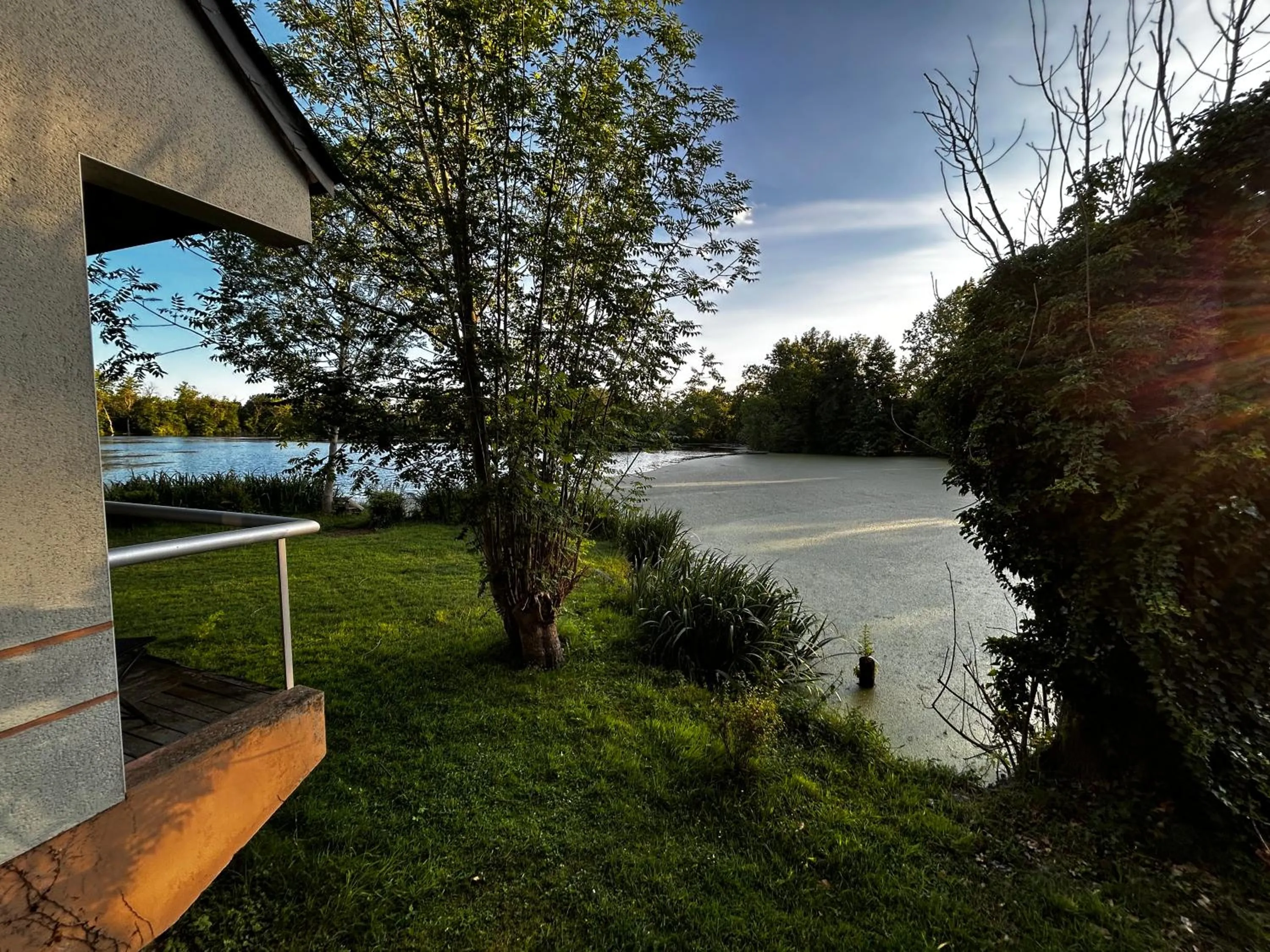 Natural landscape in Hôtel L'ile Du Saussay