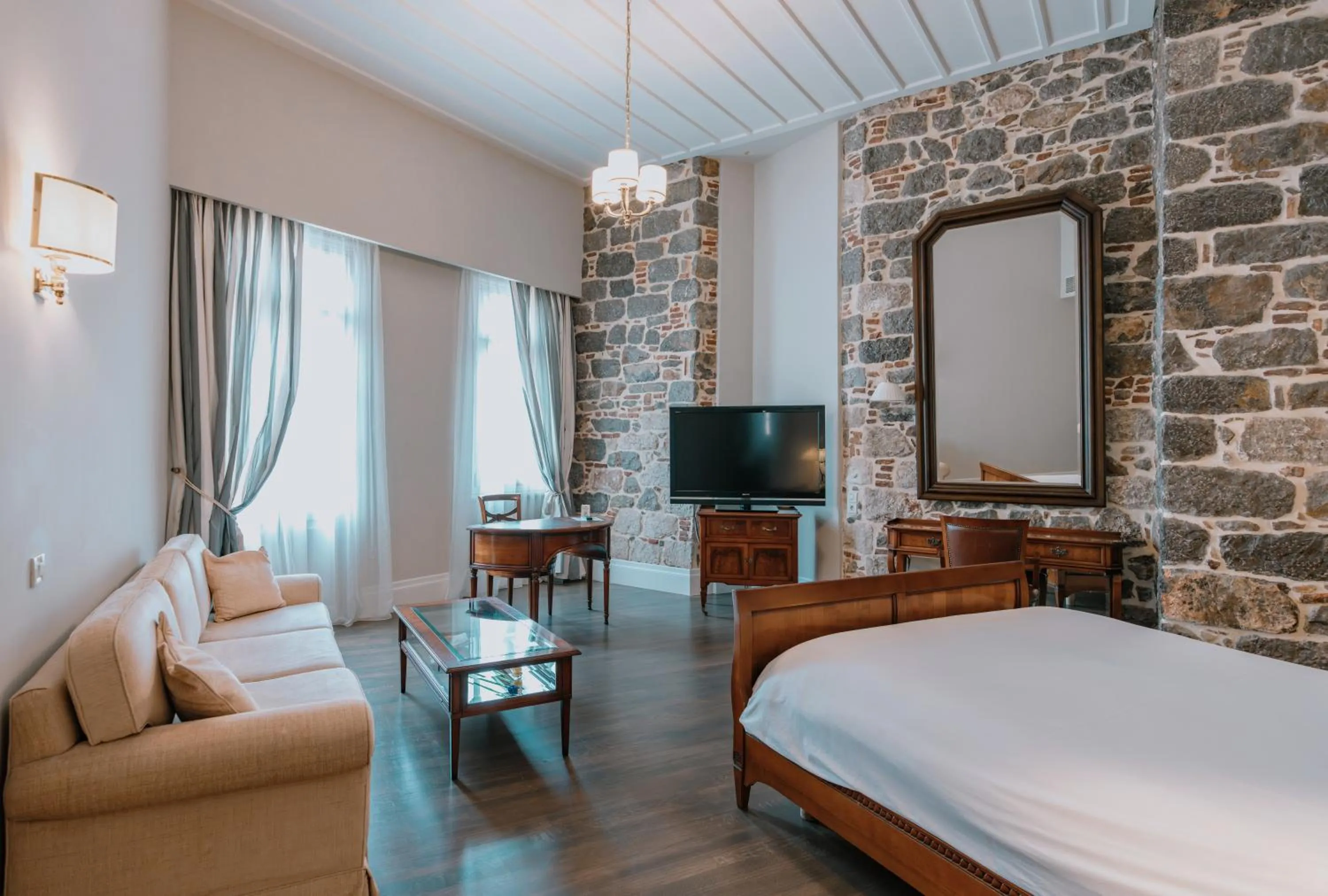 Bedroom, Bed in Xenon Inn