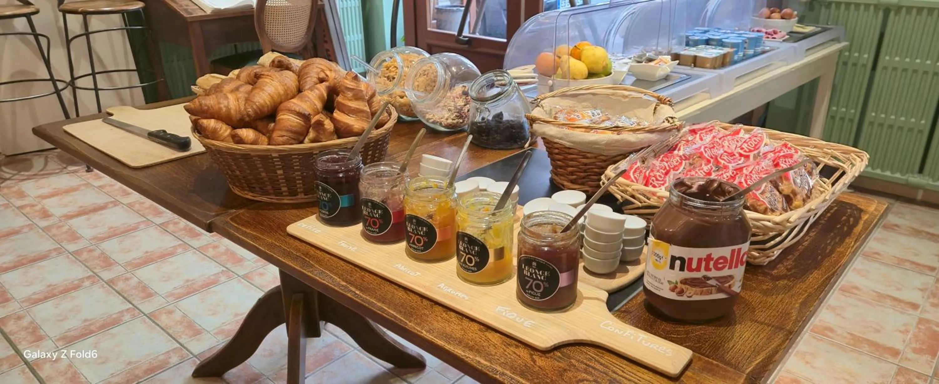 Breakfast in Les Ambassadeurs Logis Hotels et Restaurant